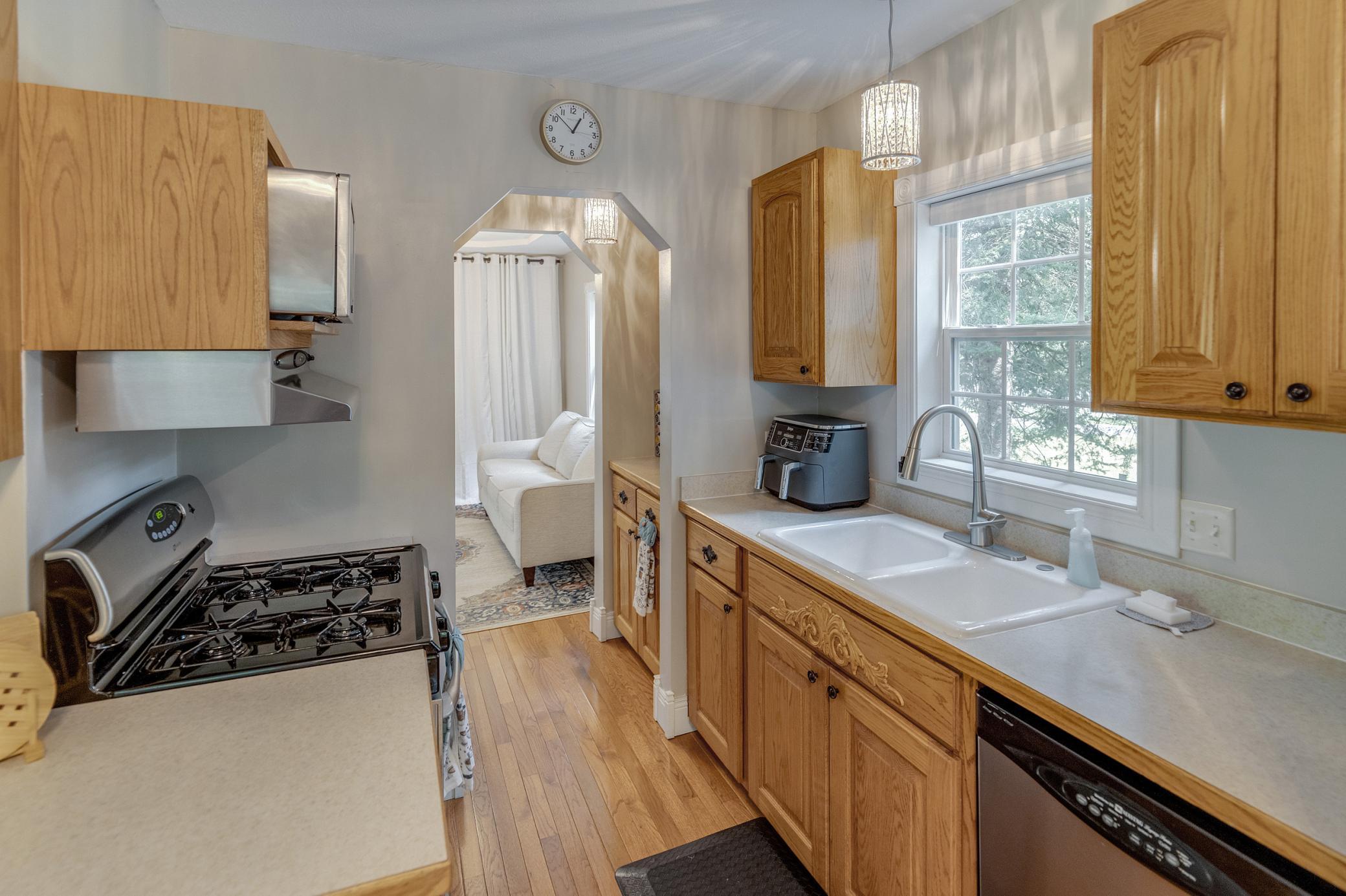 209 Park Avenue W Property Photo 16