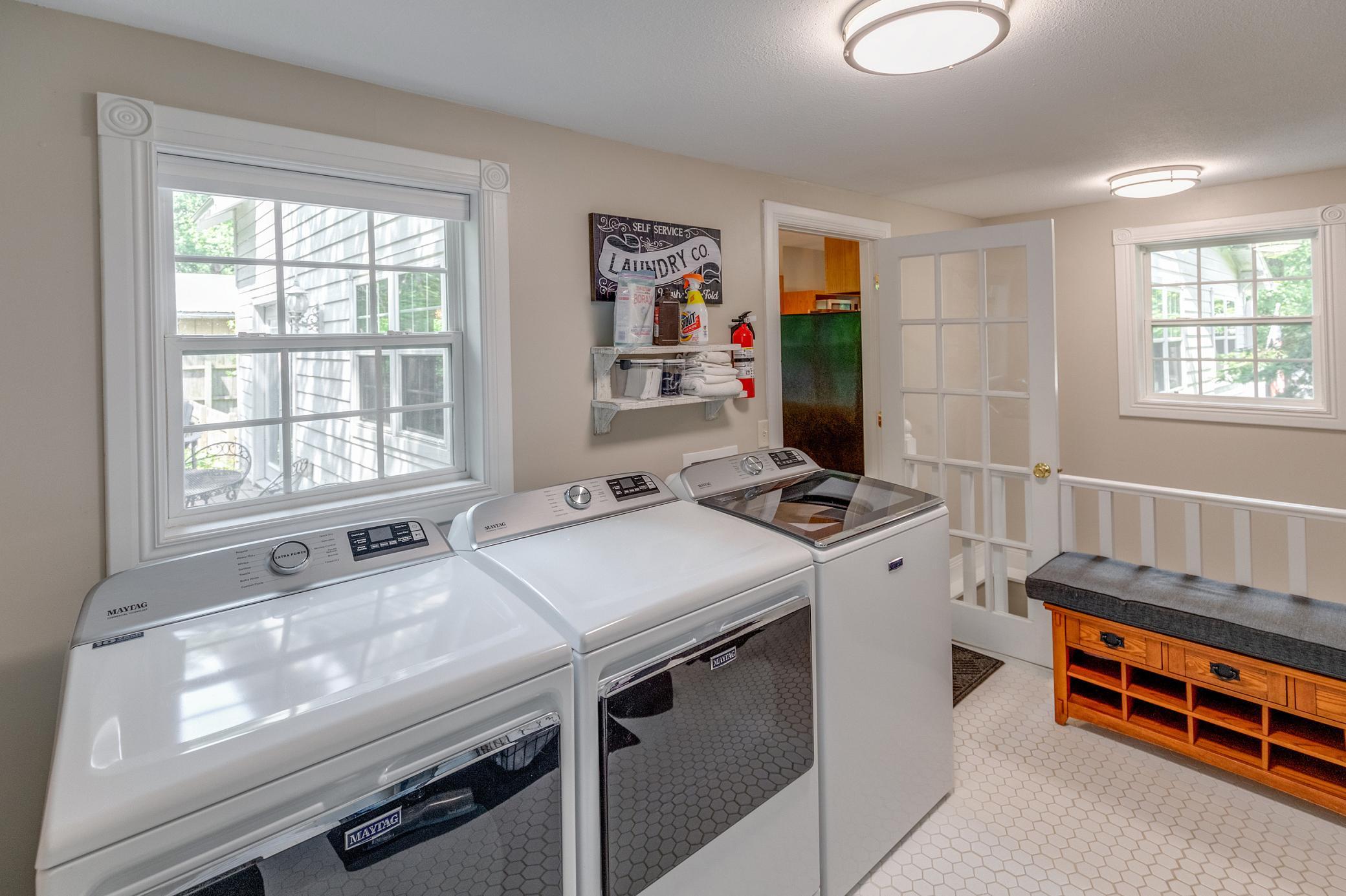 209 Park Avenue W Property Photo 19