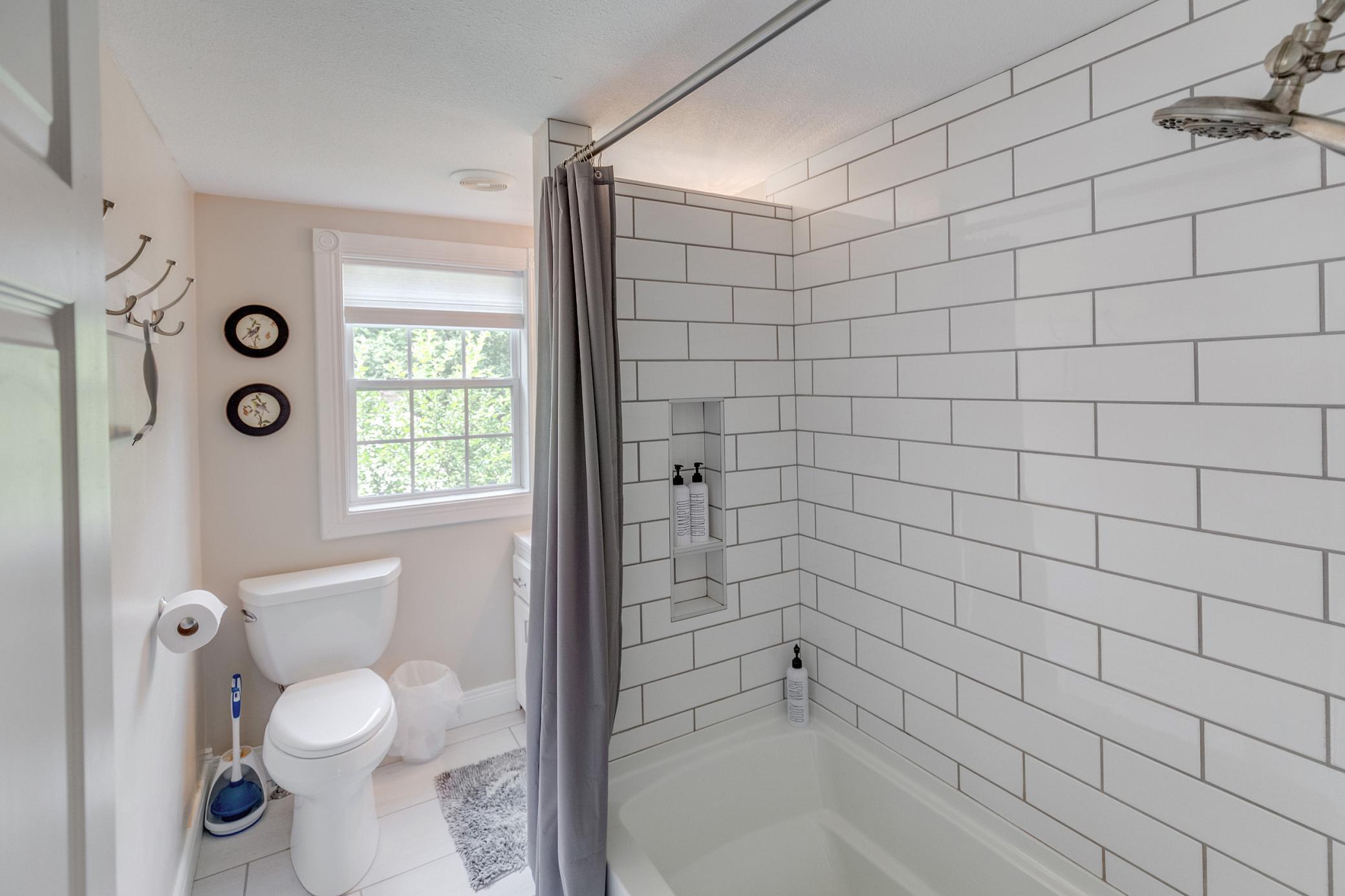209 Park Avenue W Property Photo 22