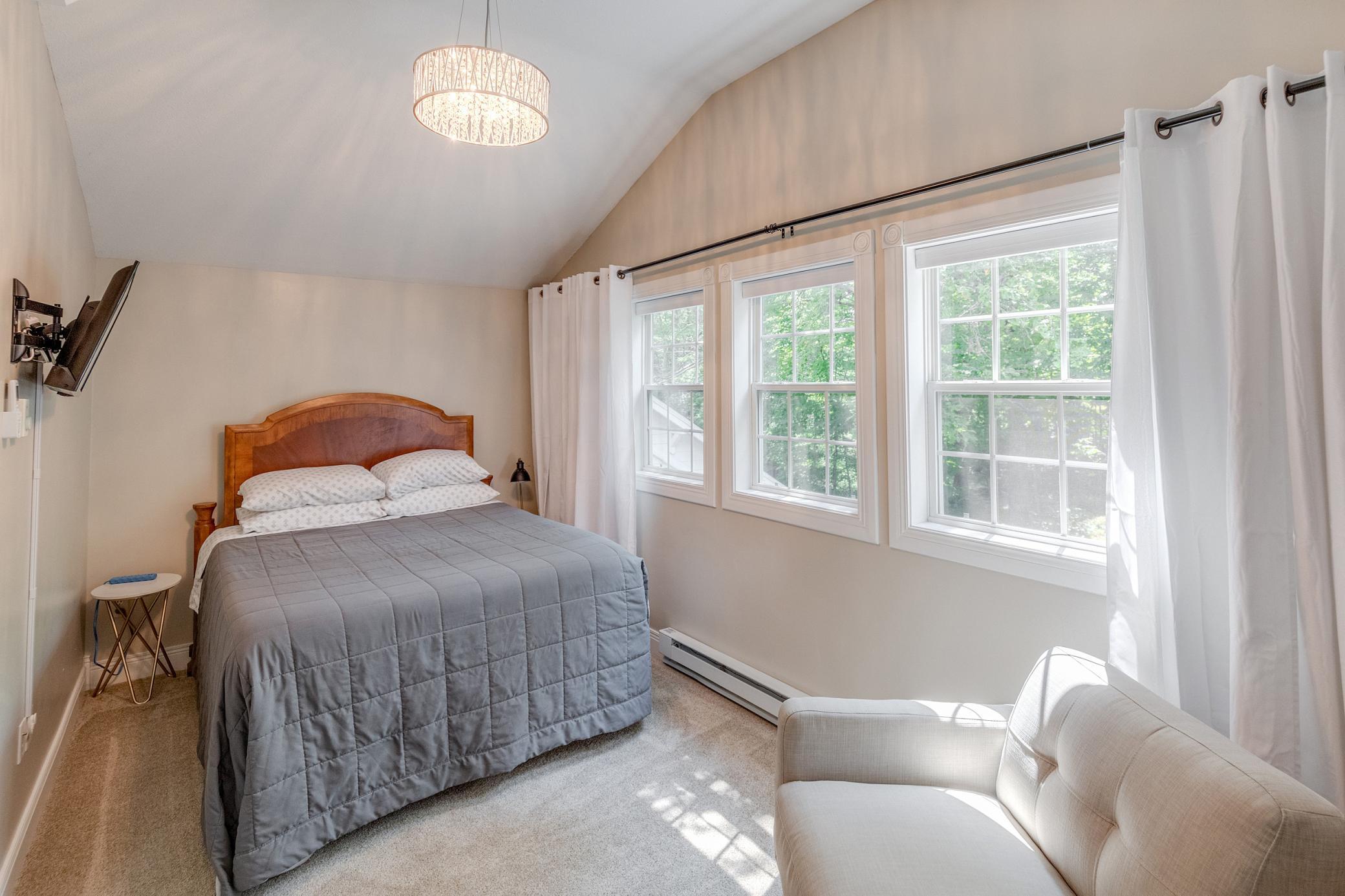 209 Park Avenue W Property Photo 23