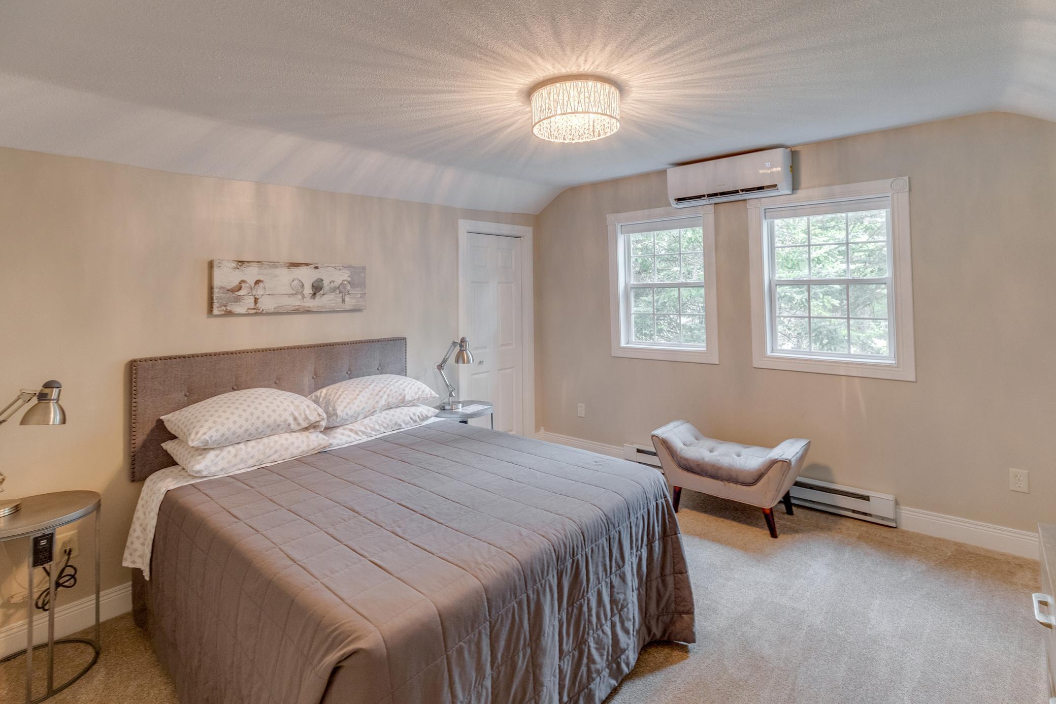 209 Park Avenue W Property Photo 25