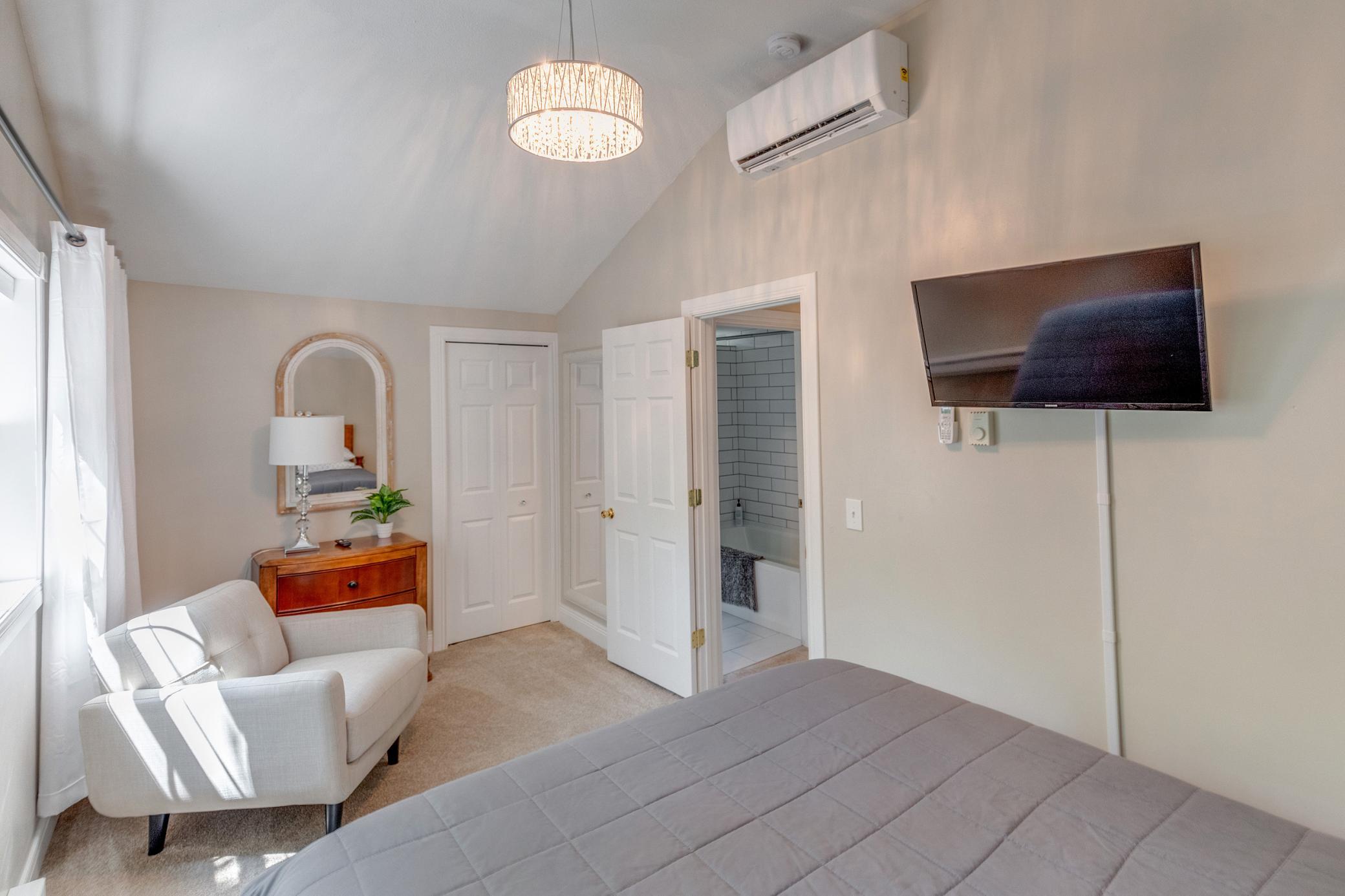 209 Park Avenue W Property Photo 27