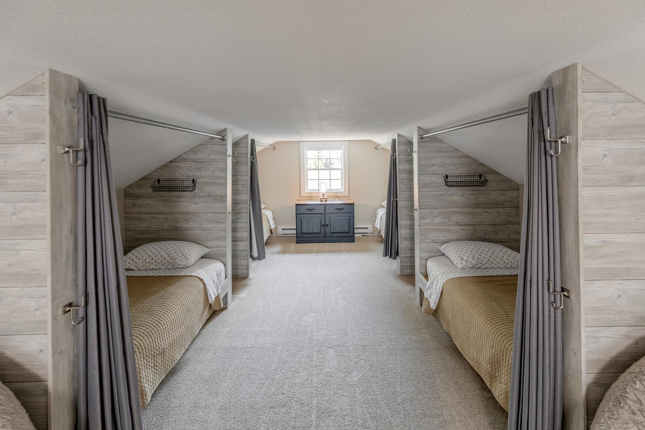 209 Park Avenue W Property Photo 28