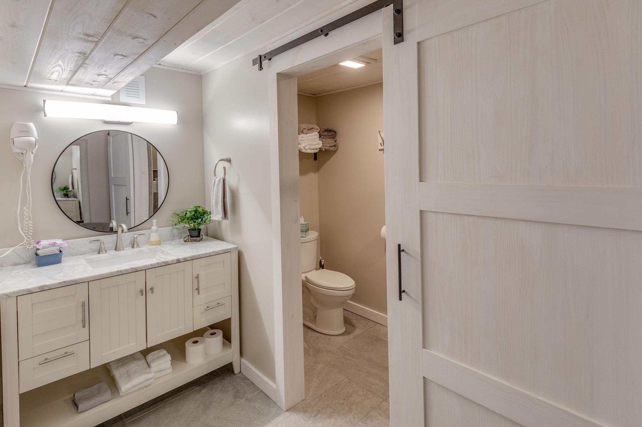 209 Park Avenue W Property Photo 36