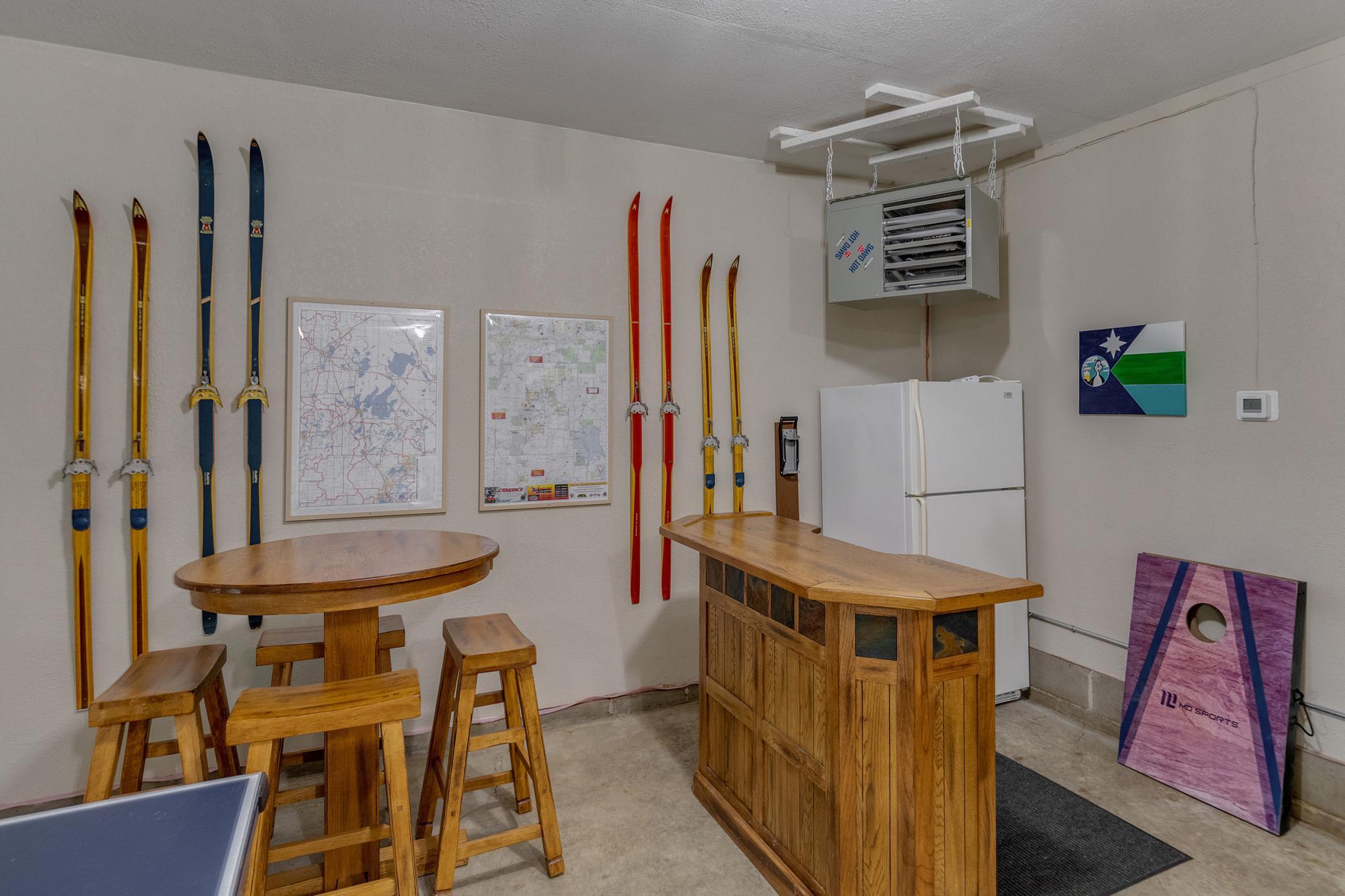 209 Park Avenue W Property Photo 40