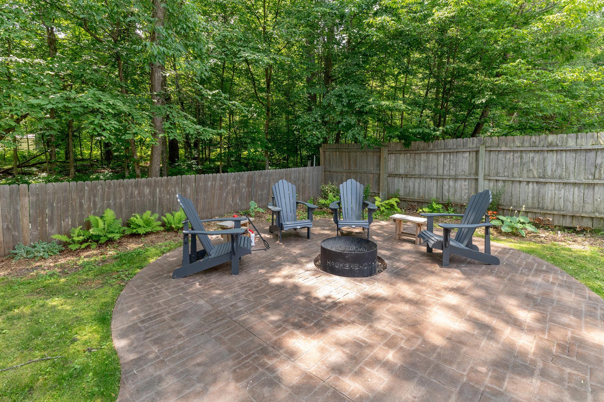 209 Park Avenue W Property Photo 42