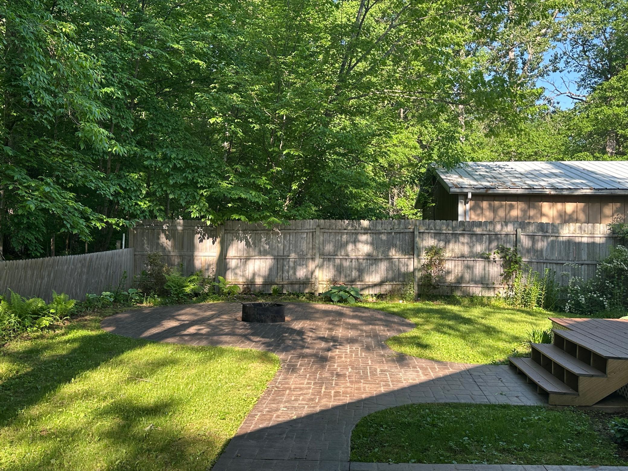 209 Park Avenue W Property Photo 43