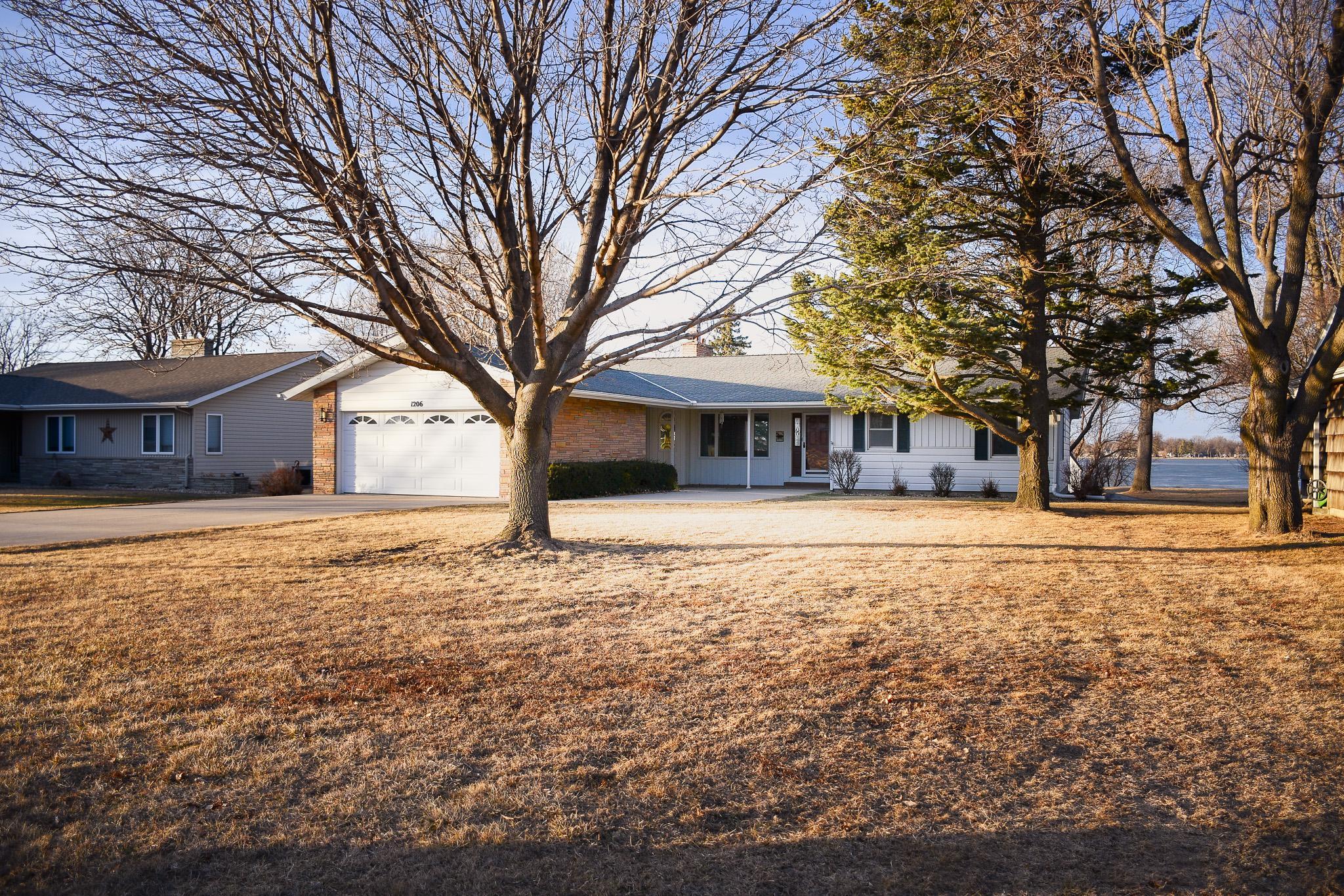 1206 S Shore Drive Property Photo 1