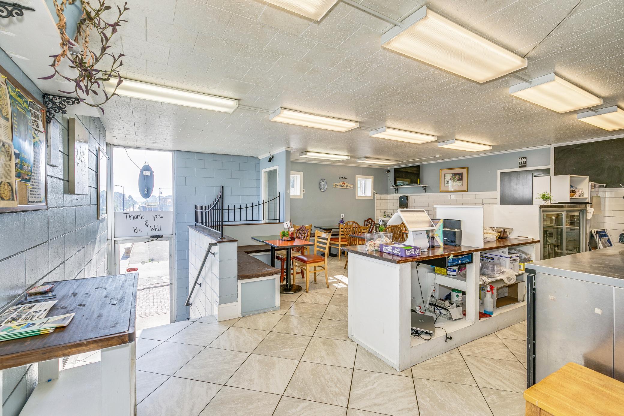 1025 Southview Boulevard Property Photo 5