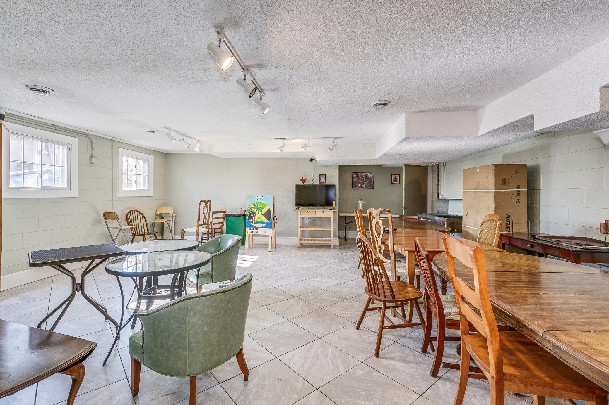 1025 Southview Boulevard Property Photo 13