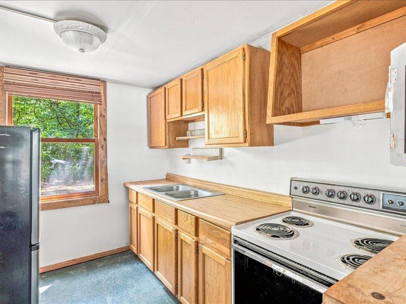 37975 Clover Circle Property Photo 3