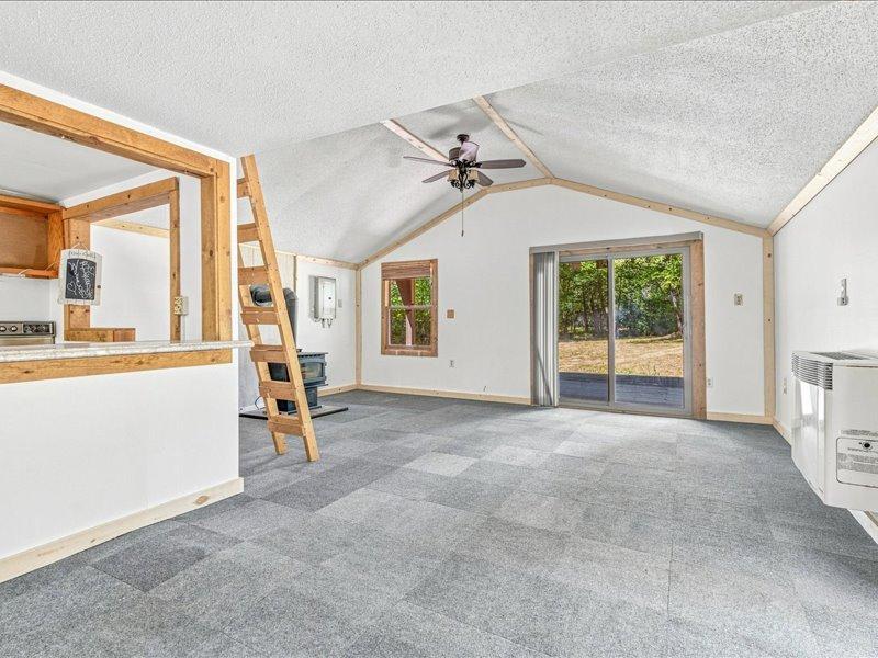 37975 Clover Circle Property Photo 4