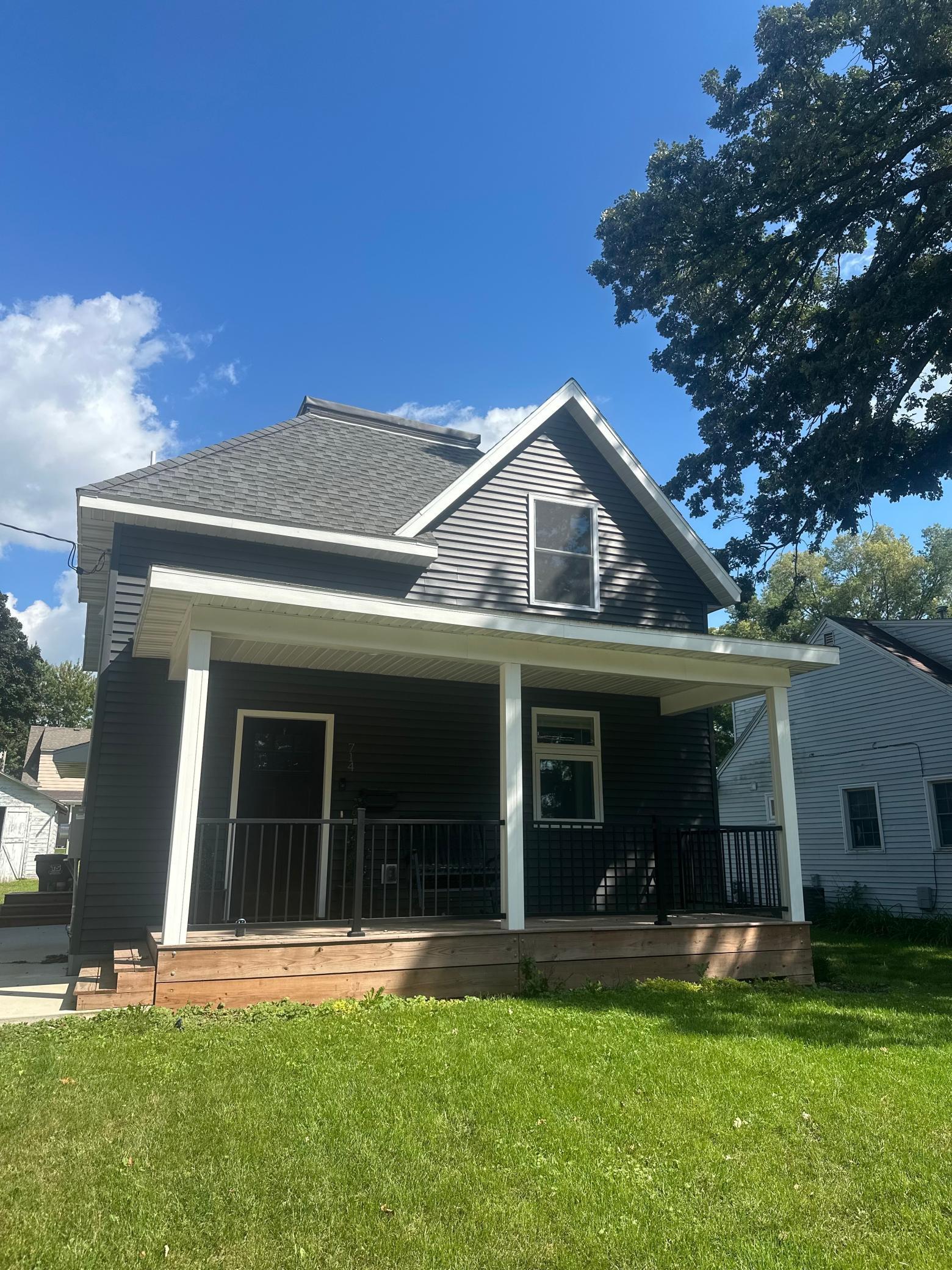 714 Pillsbury Avenue Property Photo 1