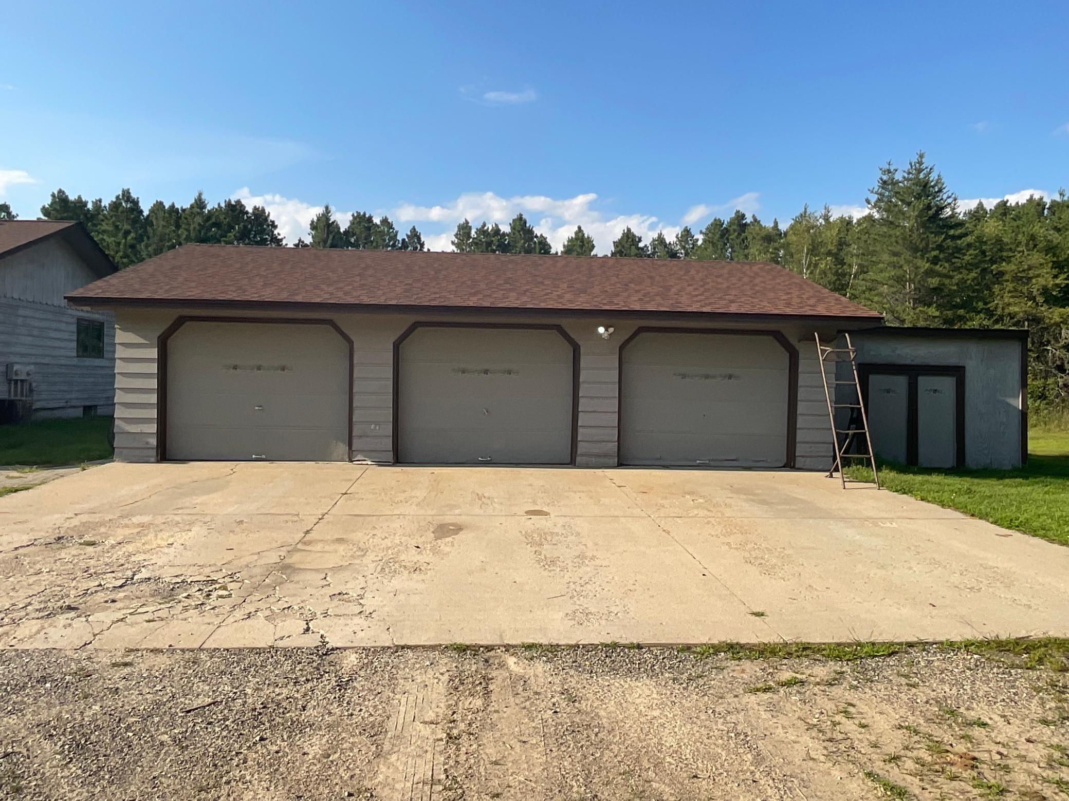 37276 Willow Road N Property Photo 5
