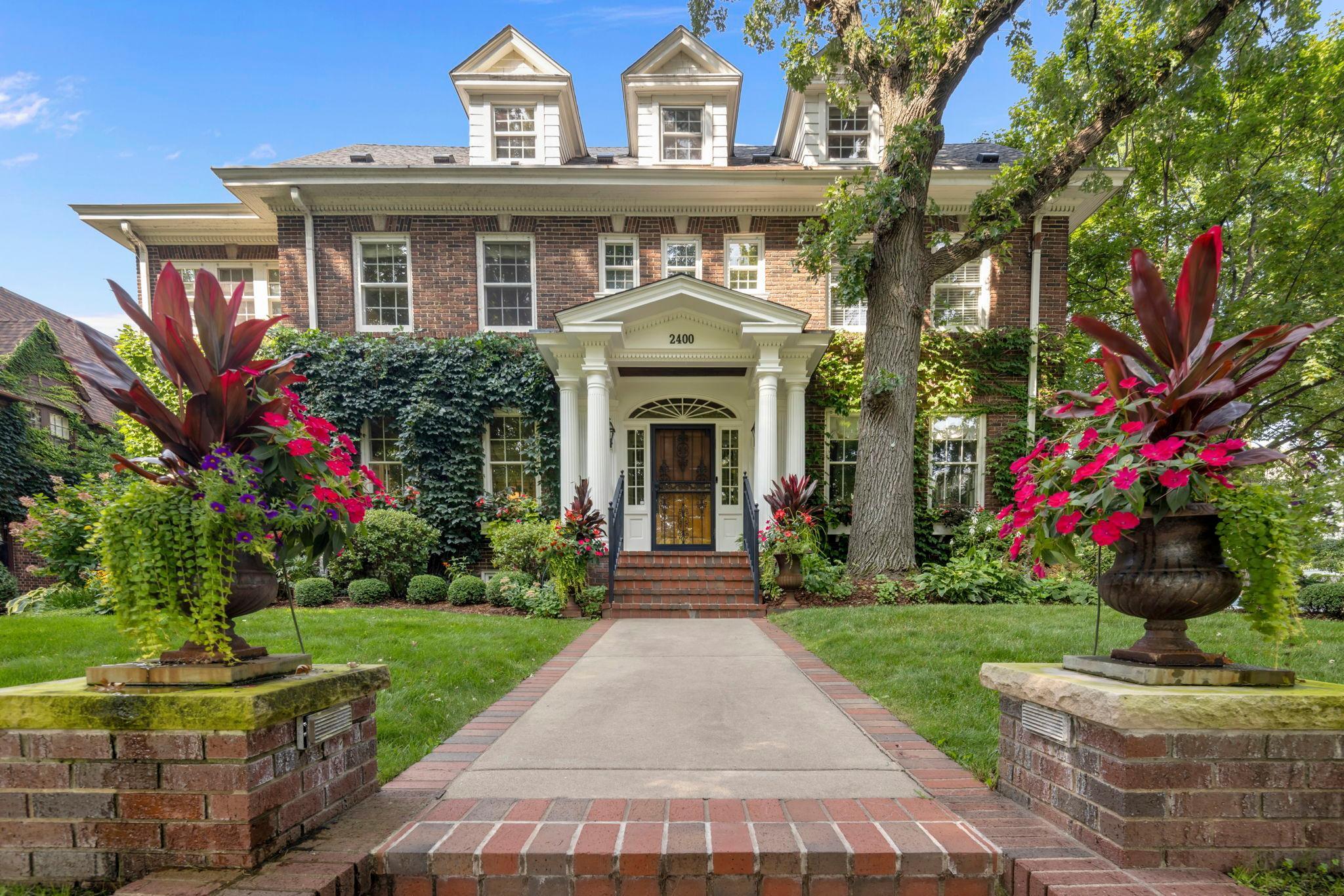 2400 W Lake Of The Isles Parkway Property Photo 1