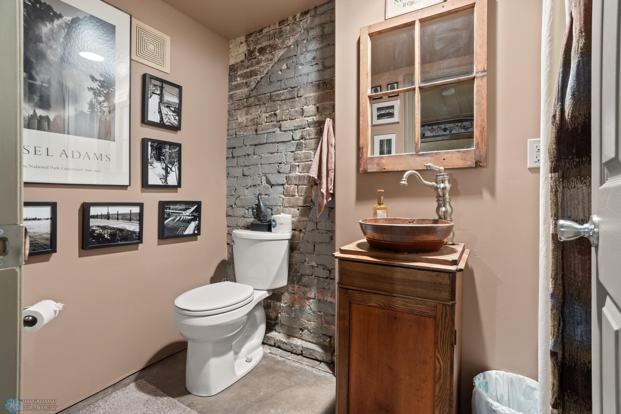 214 Broadway N Property Photo 36