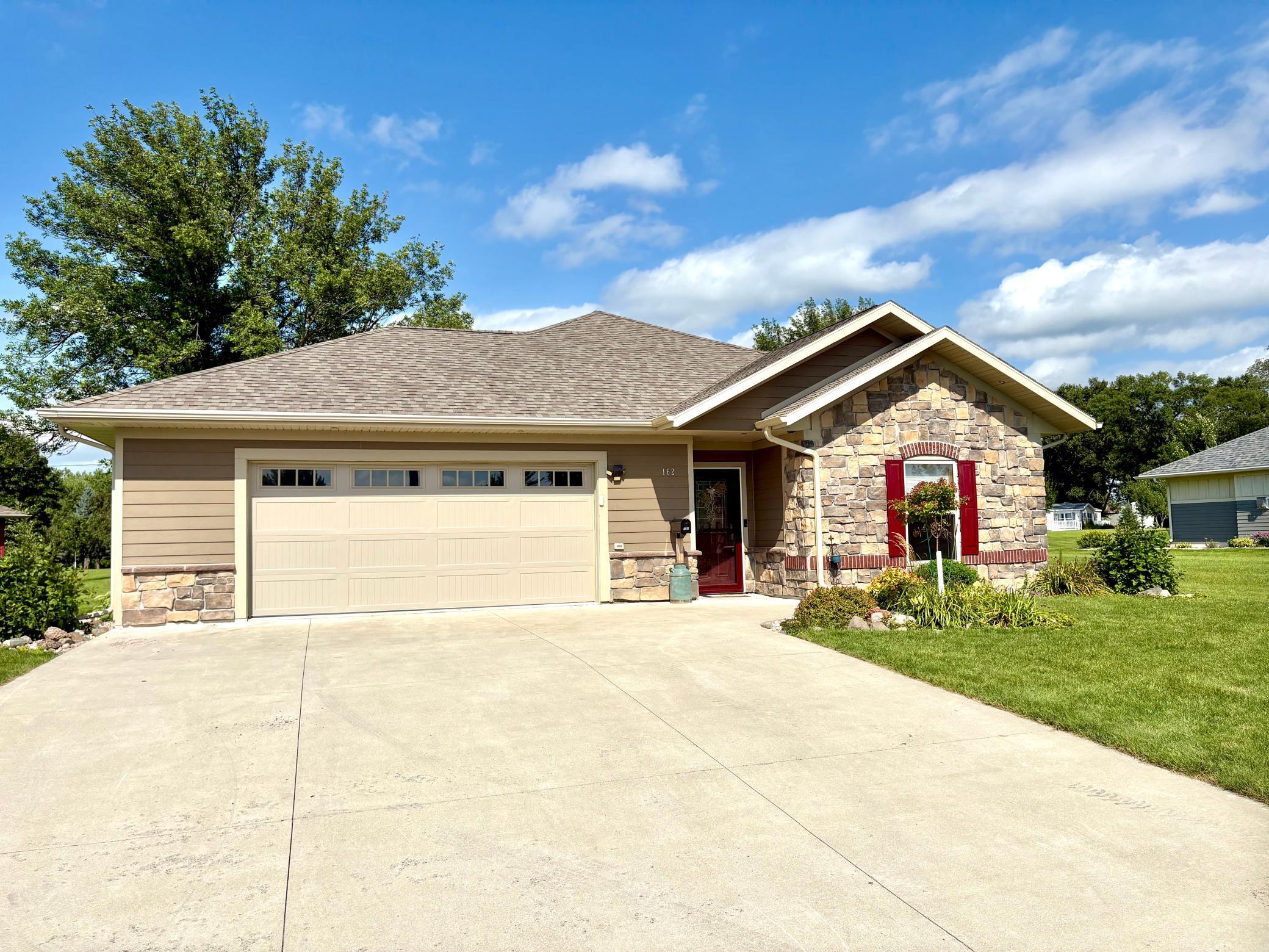 162 Diagonal Street Property Photo 1