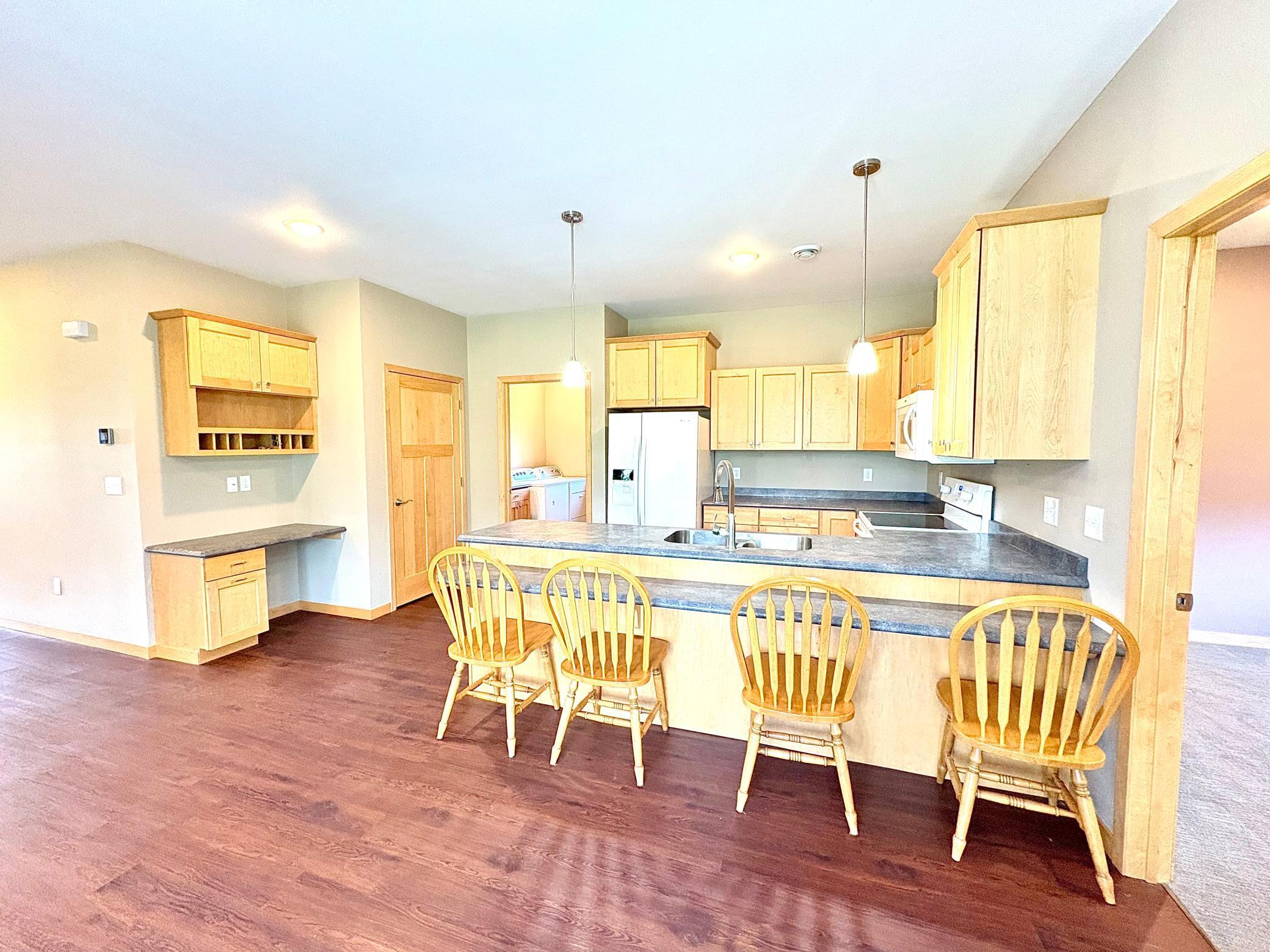 162 Diagonal Street Property Photo 8
