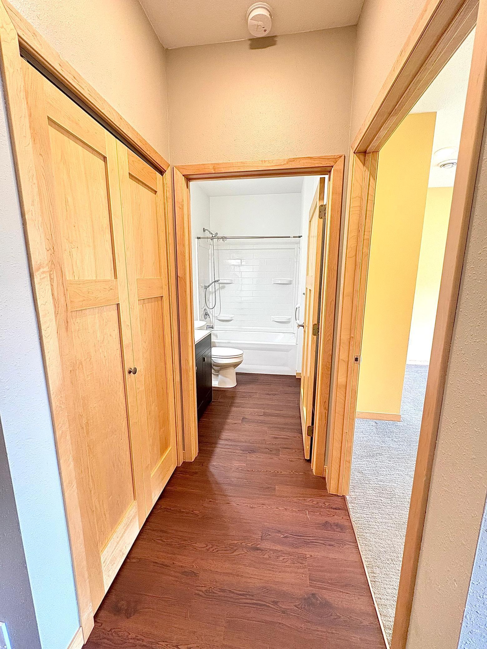 162 Diagonal Street Property Photo 14