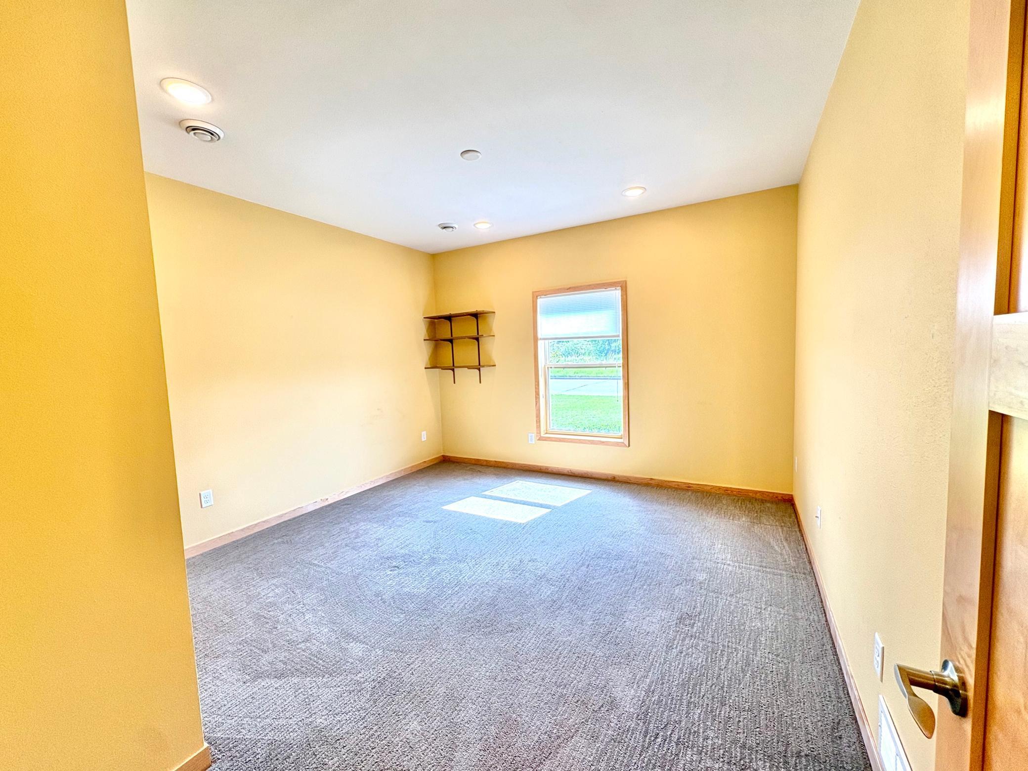 162 Diagonal Street Property Photo 16