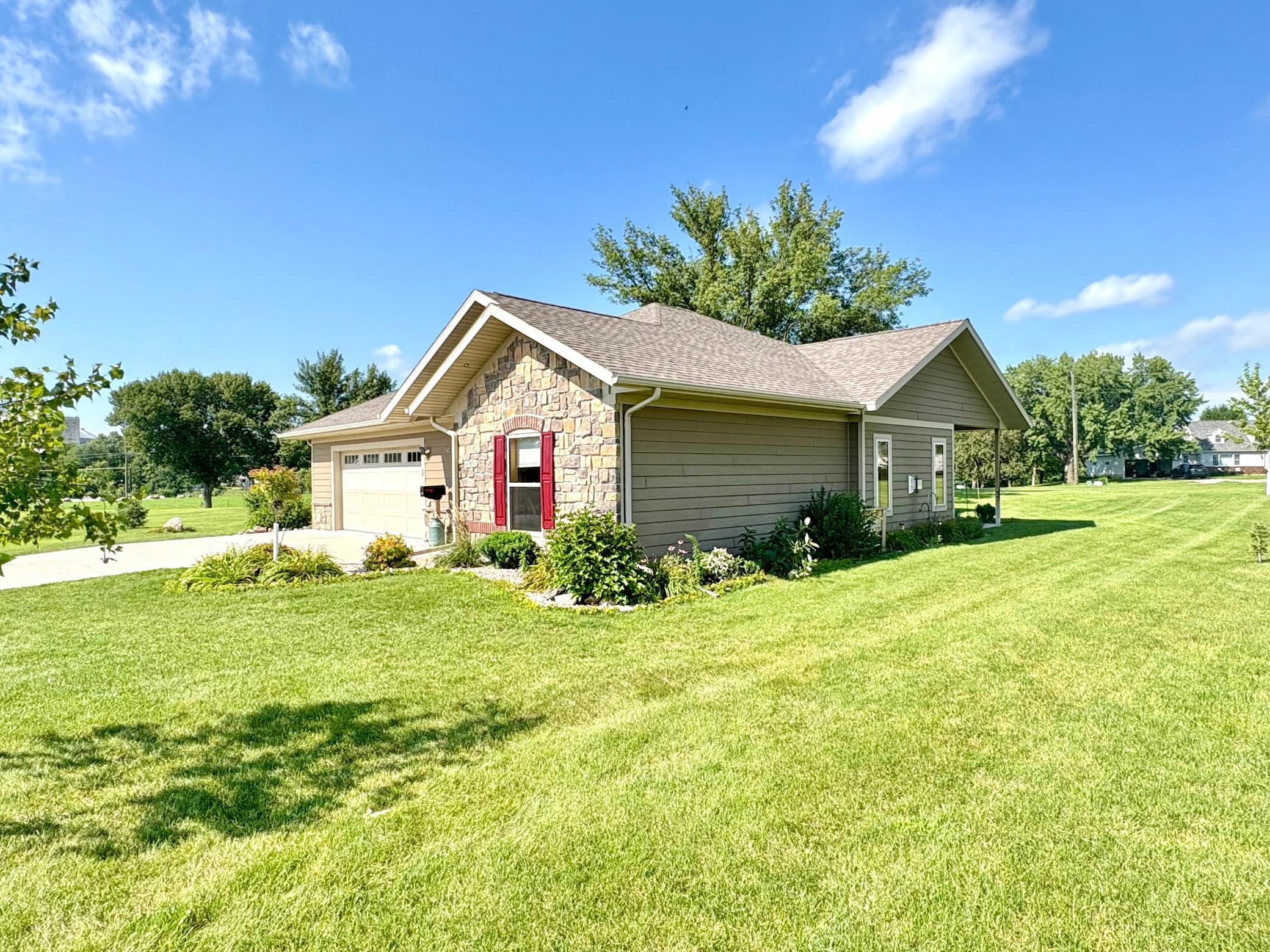 162 Diagonal Street Property Photo 29