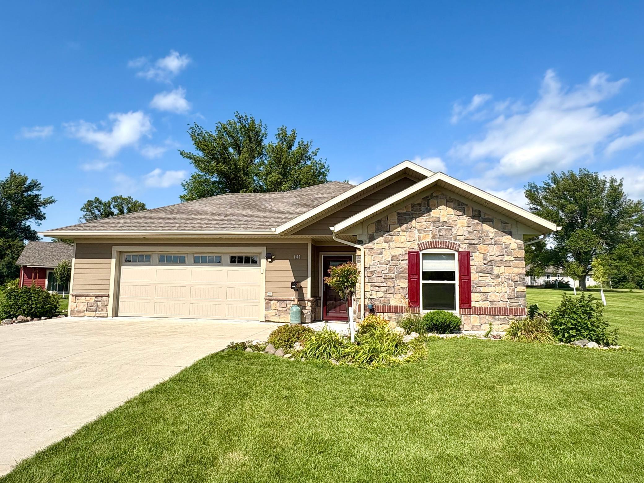 162 Diagonal Street Property Photo 38