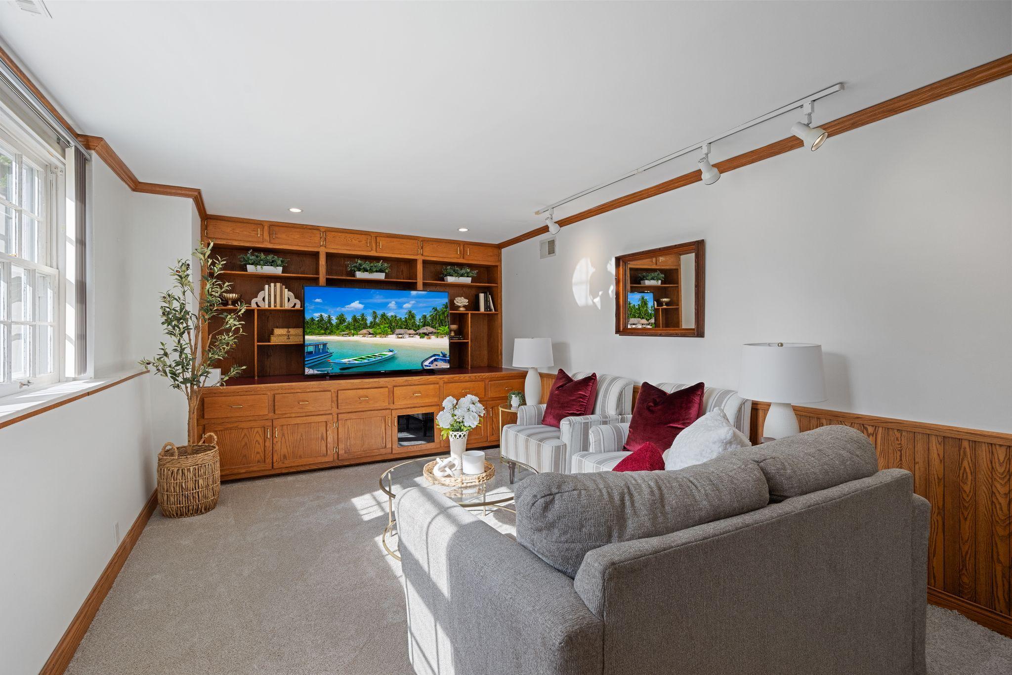 4812 Valley View Road Property Photo 4