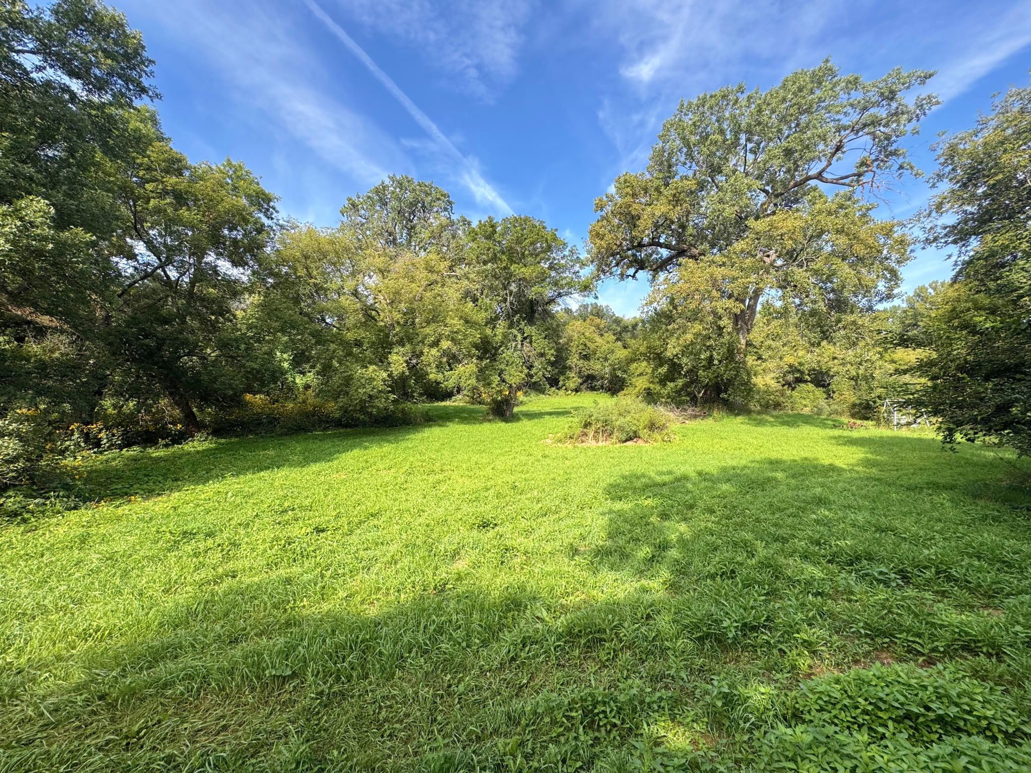 2555 River Road Property Photo 9