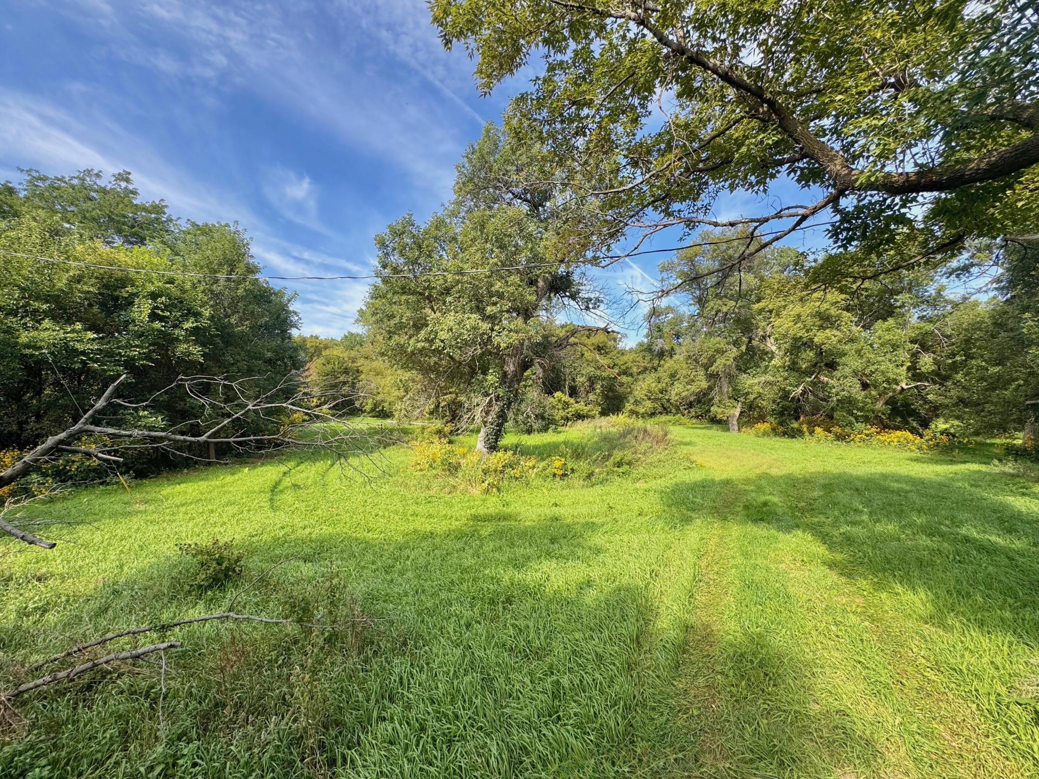 2555 River Road Property Photo 10