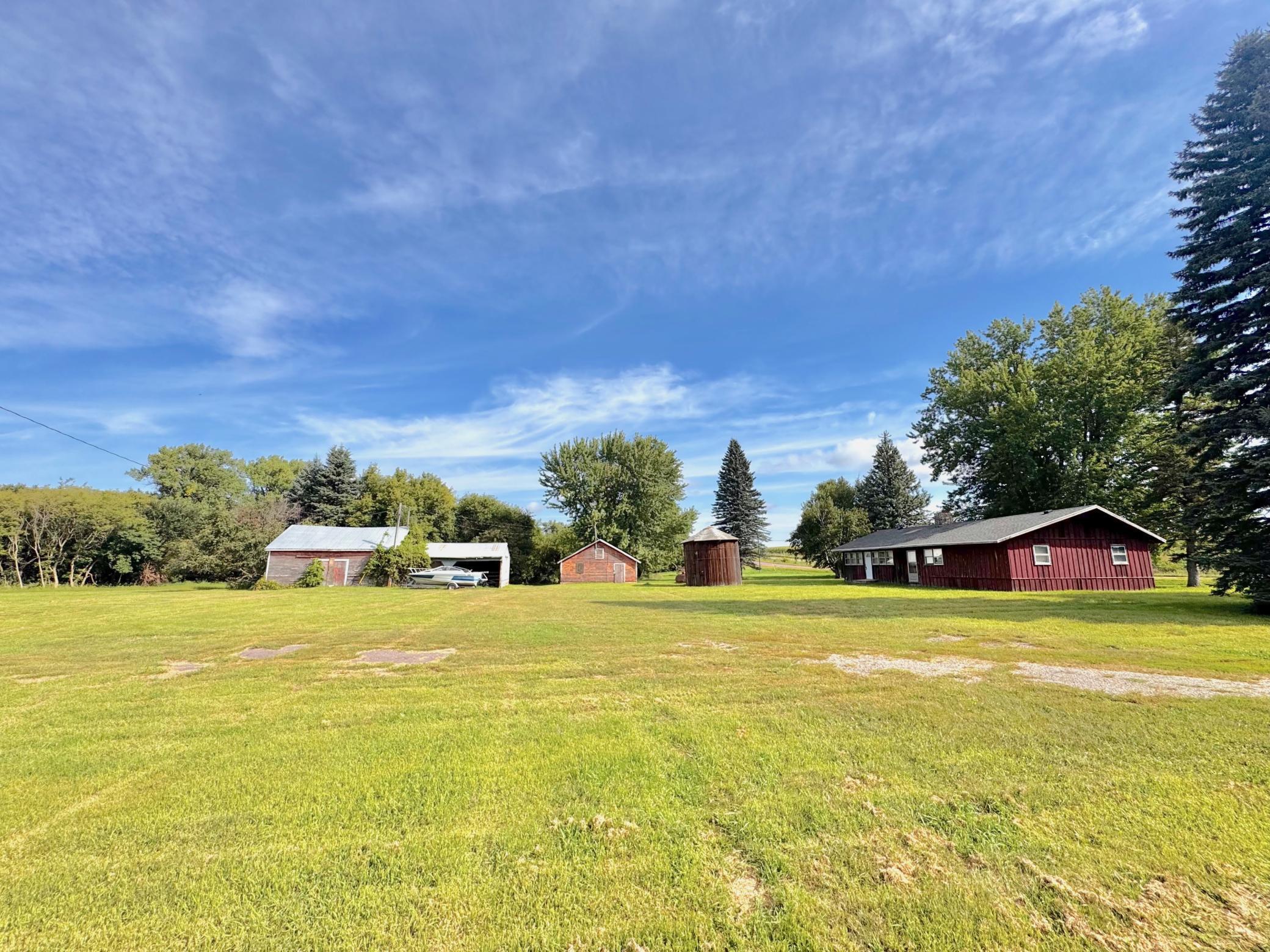 2555 River Road Property Photo 16