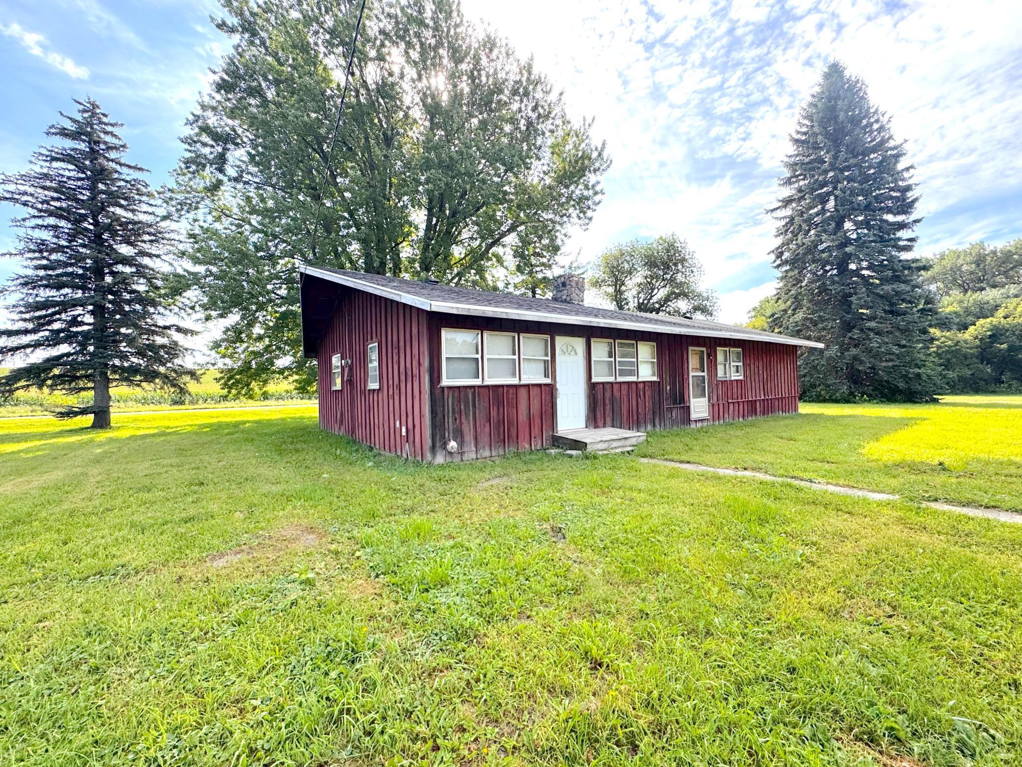 2555 River Road Property Photo 17