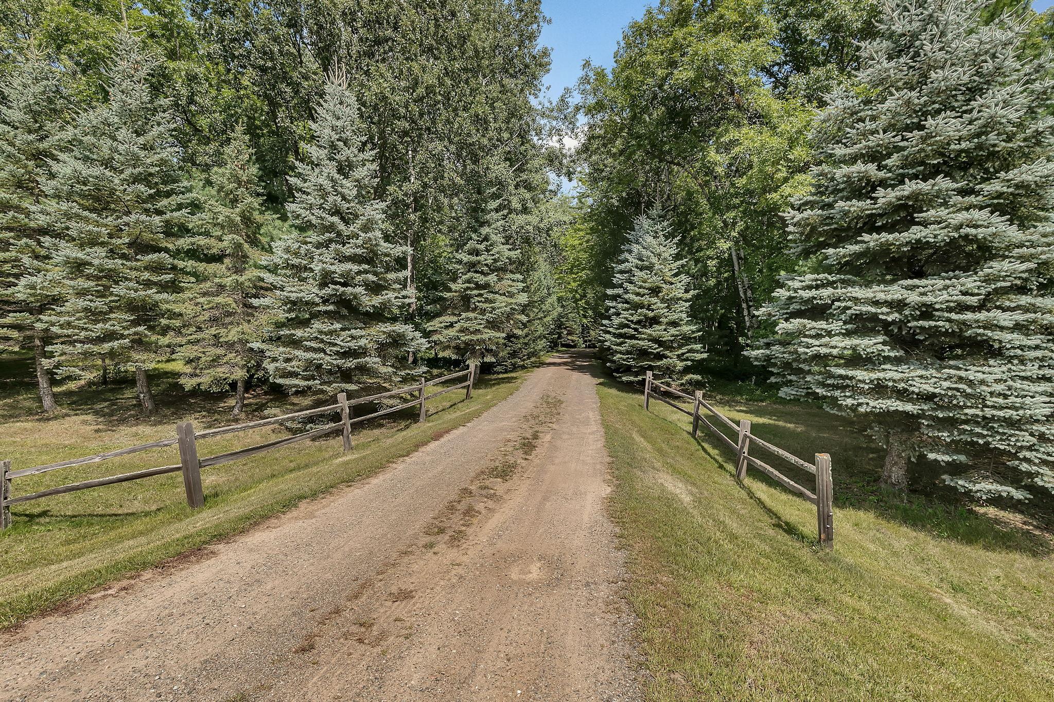 8298 190th Street Property Photo 2