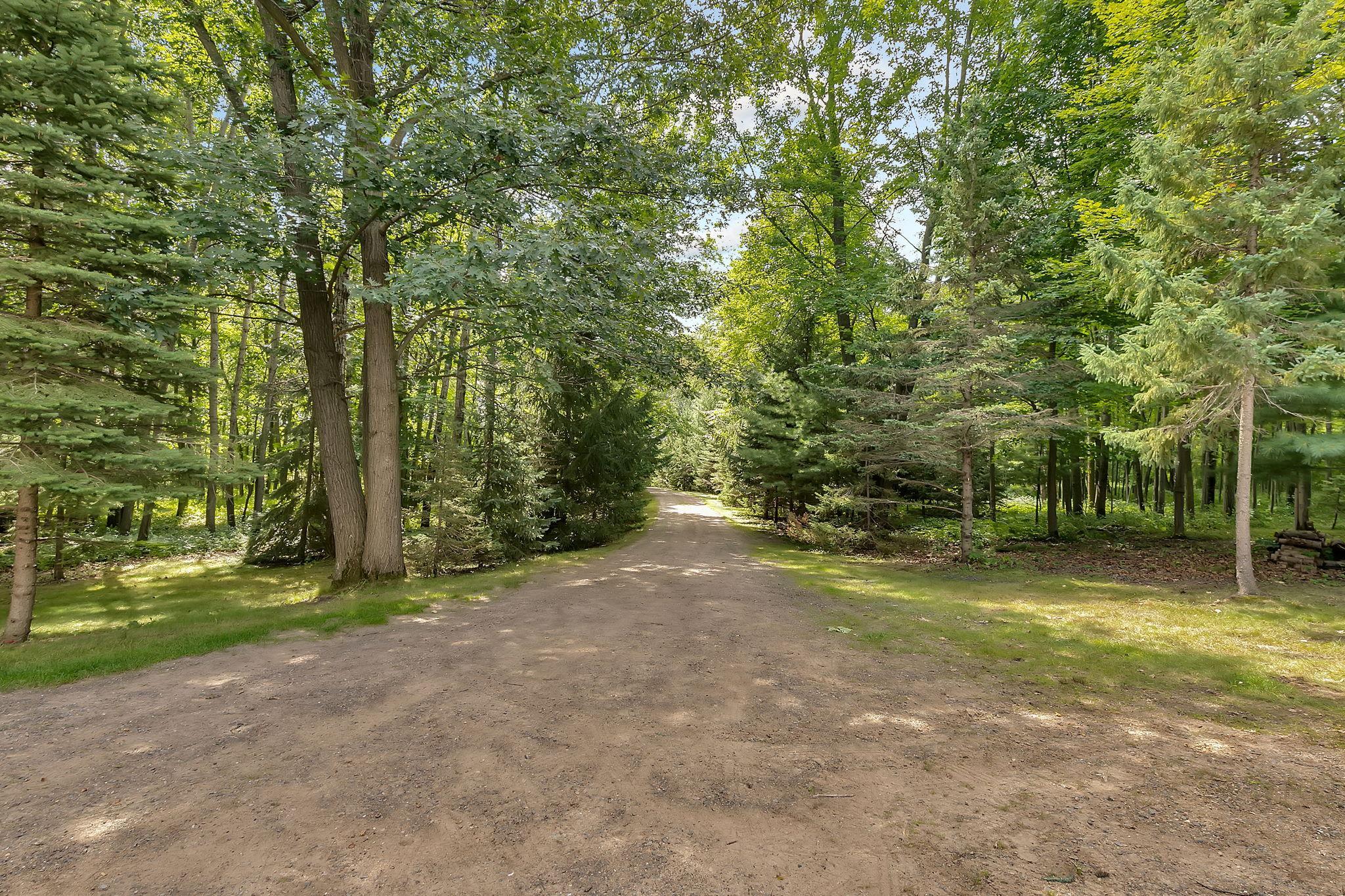 8298 190th Street Property Photo 3