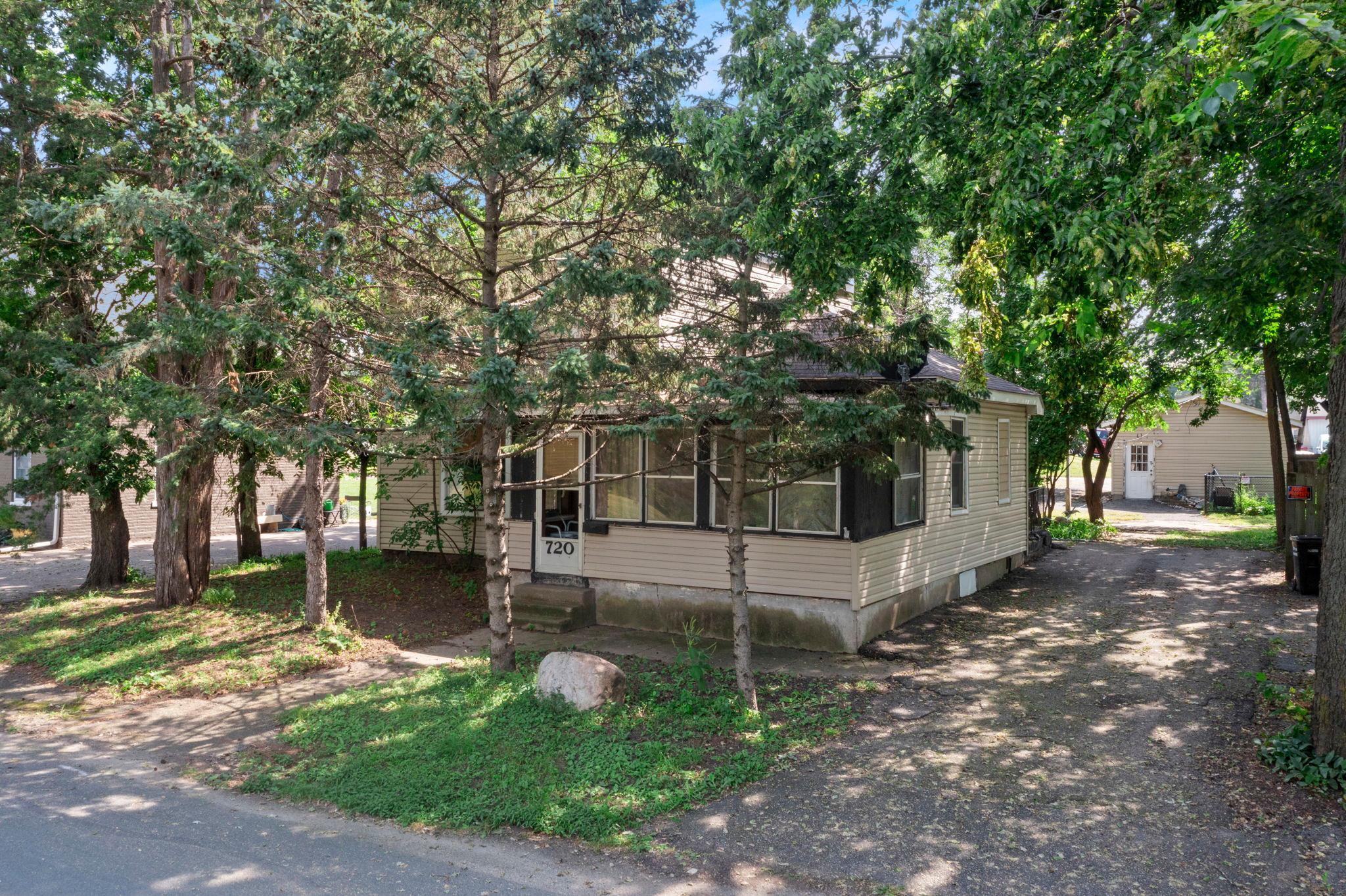 720 Bluff Avenue E Property Photo 1