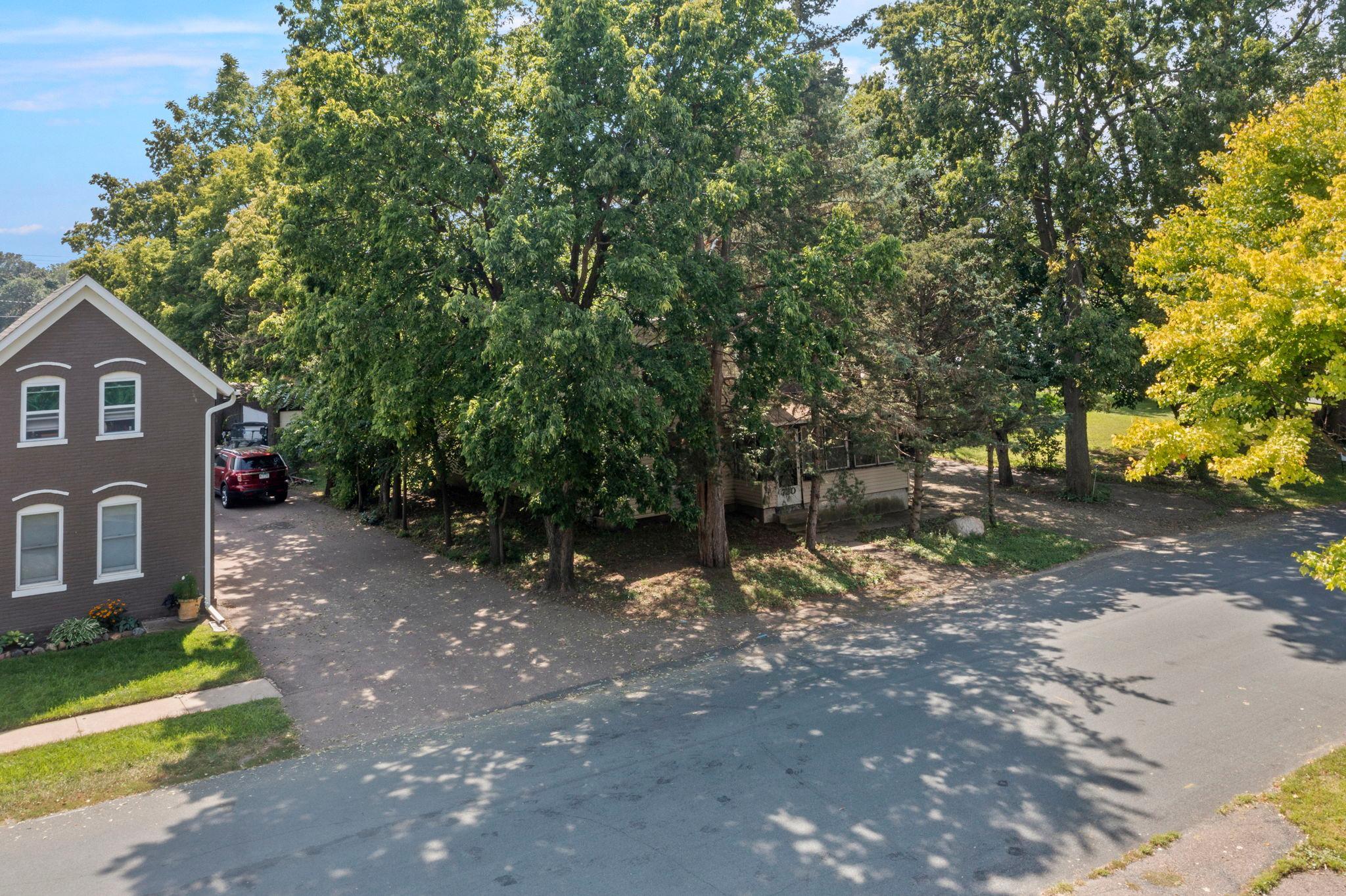 720 Bluff Avenue E Property Photo 18