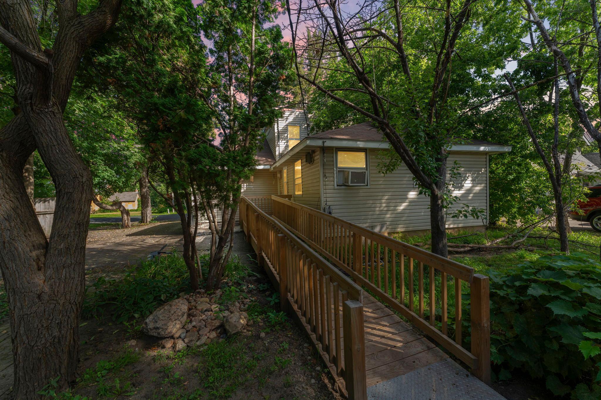 720 Bluff Avenue E Property Photo 24