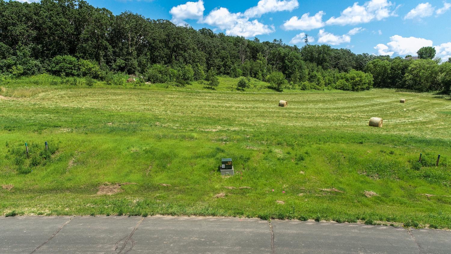 1018 Golfview Drive Property Photo 2
