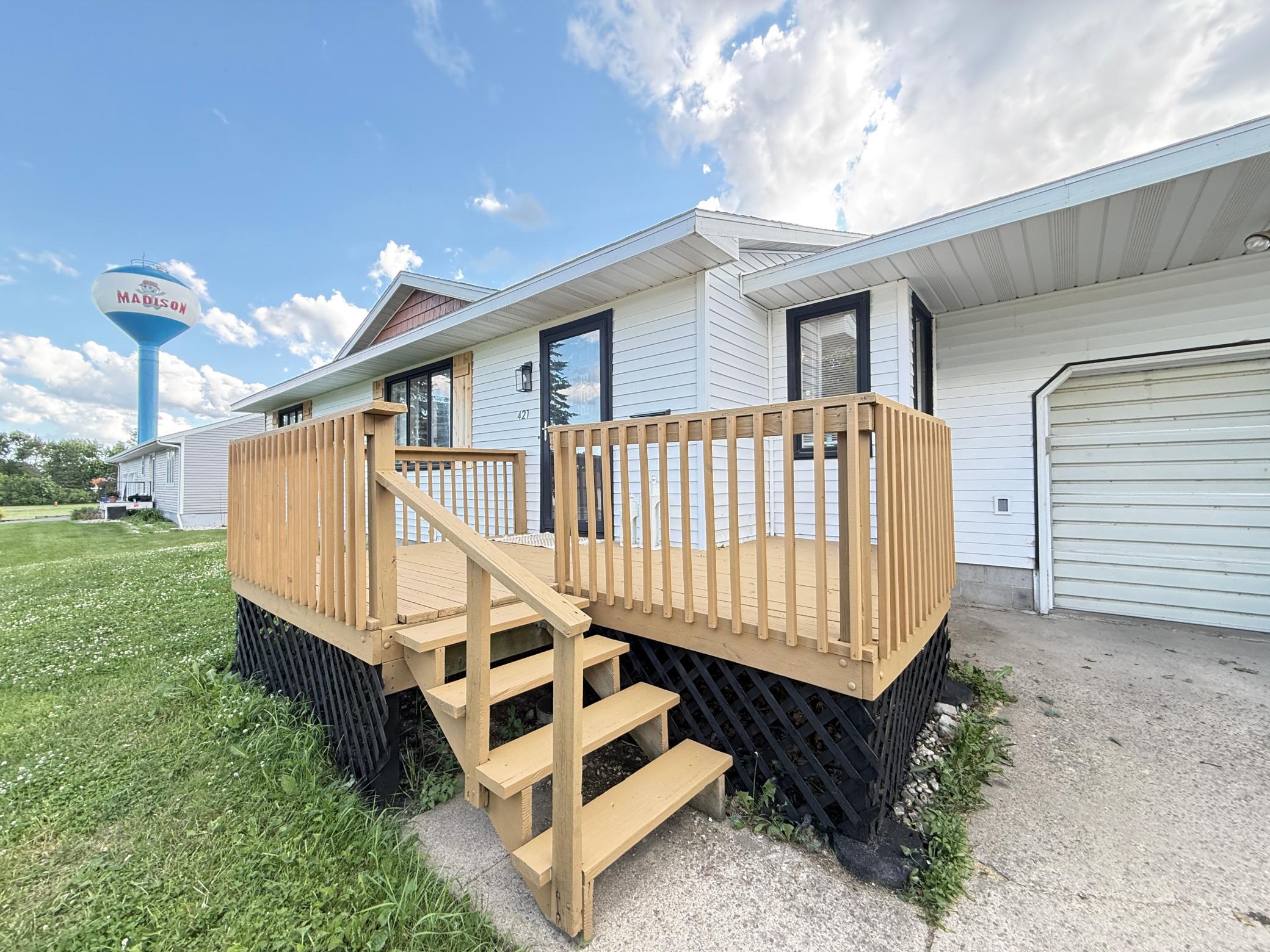 421 9th Avenue Property Photo 1
