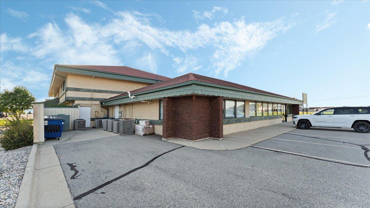 2320 Highway 12 E 2 Property Photo 7