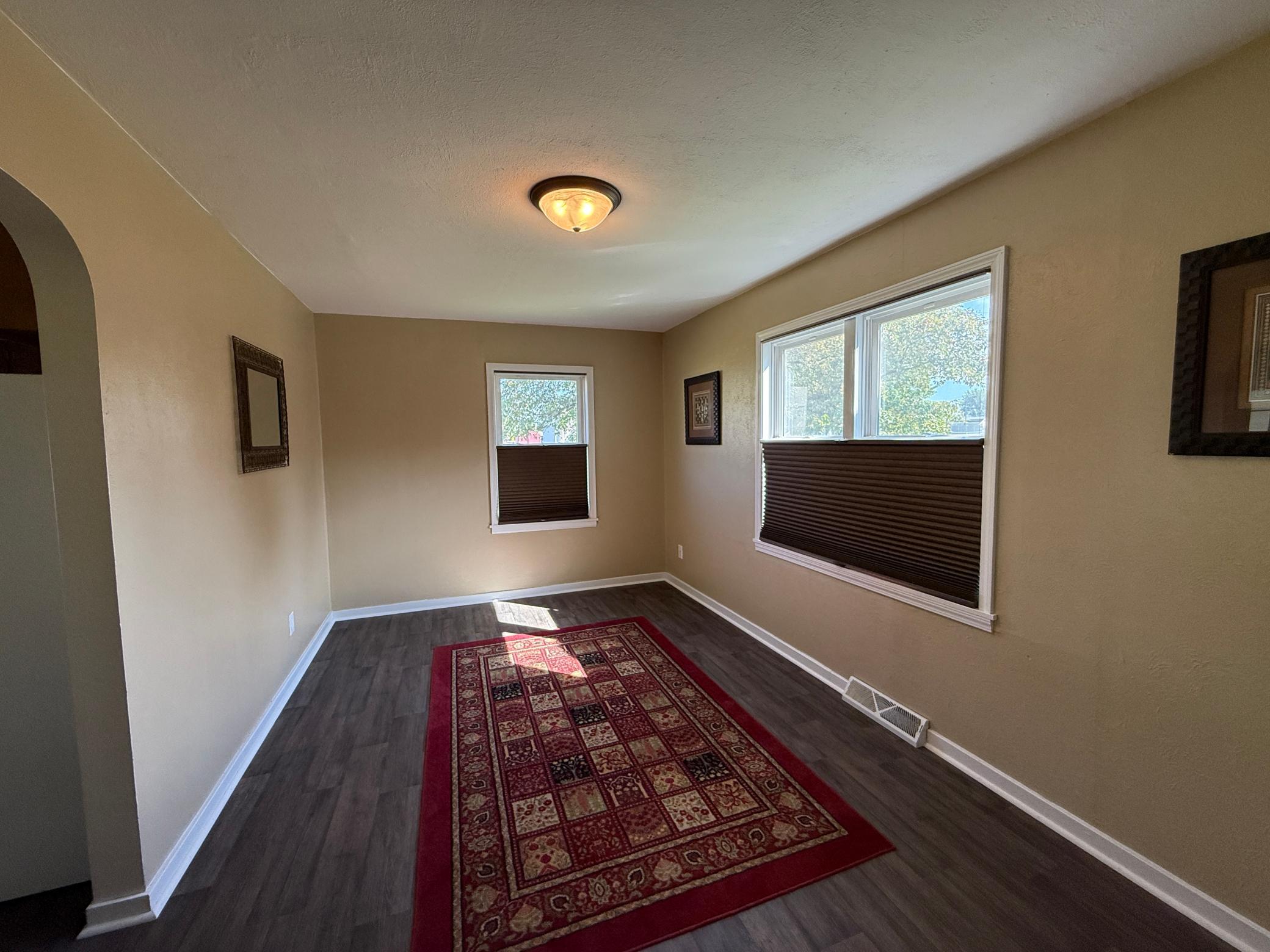 228 S Haven Street Property Photo 6