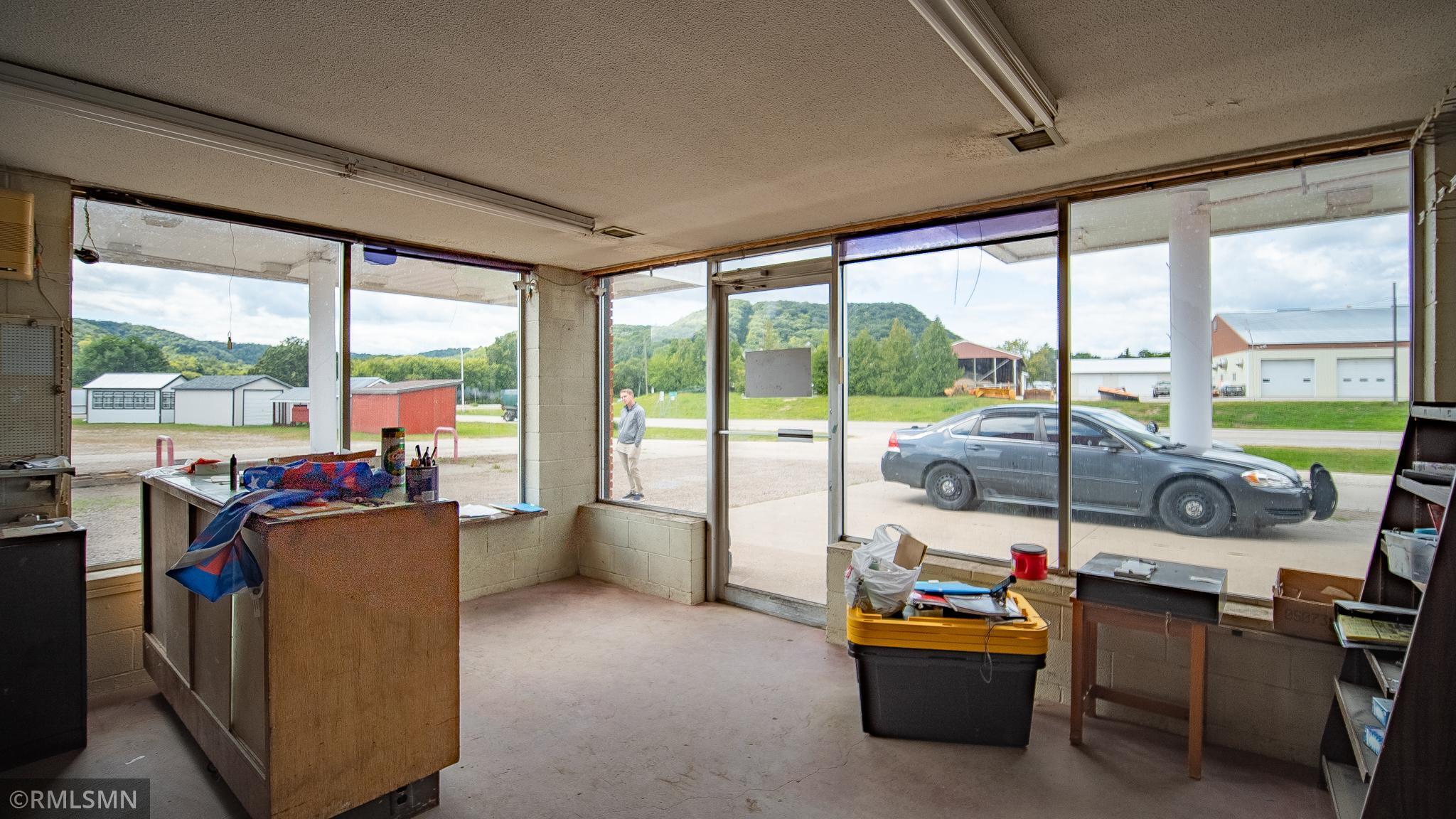 900 Shields Avenue Property Photo 15