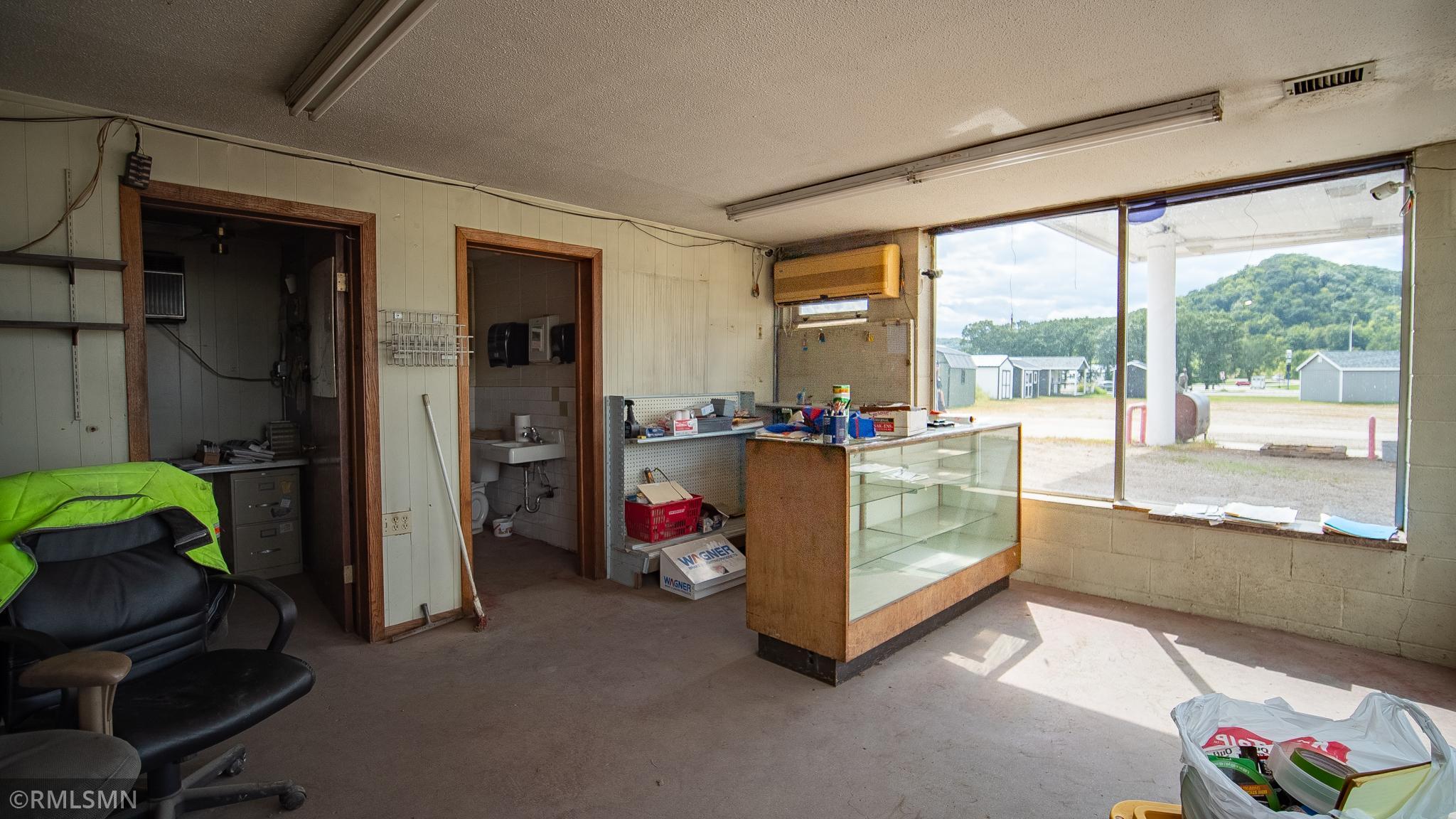 900 Shields Avenue Property Photo 16