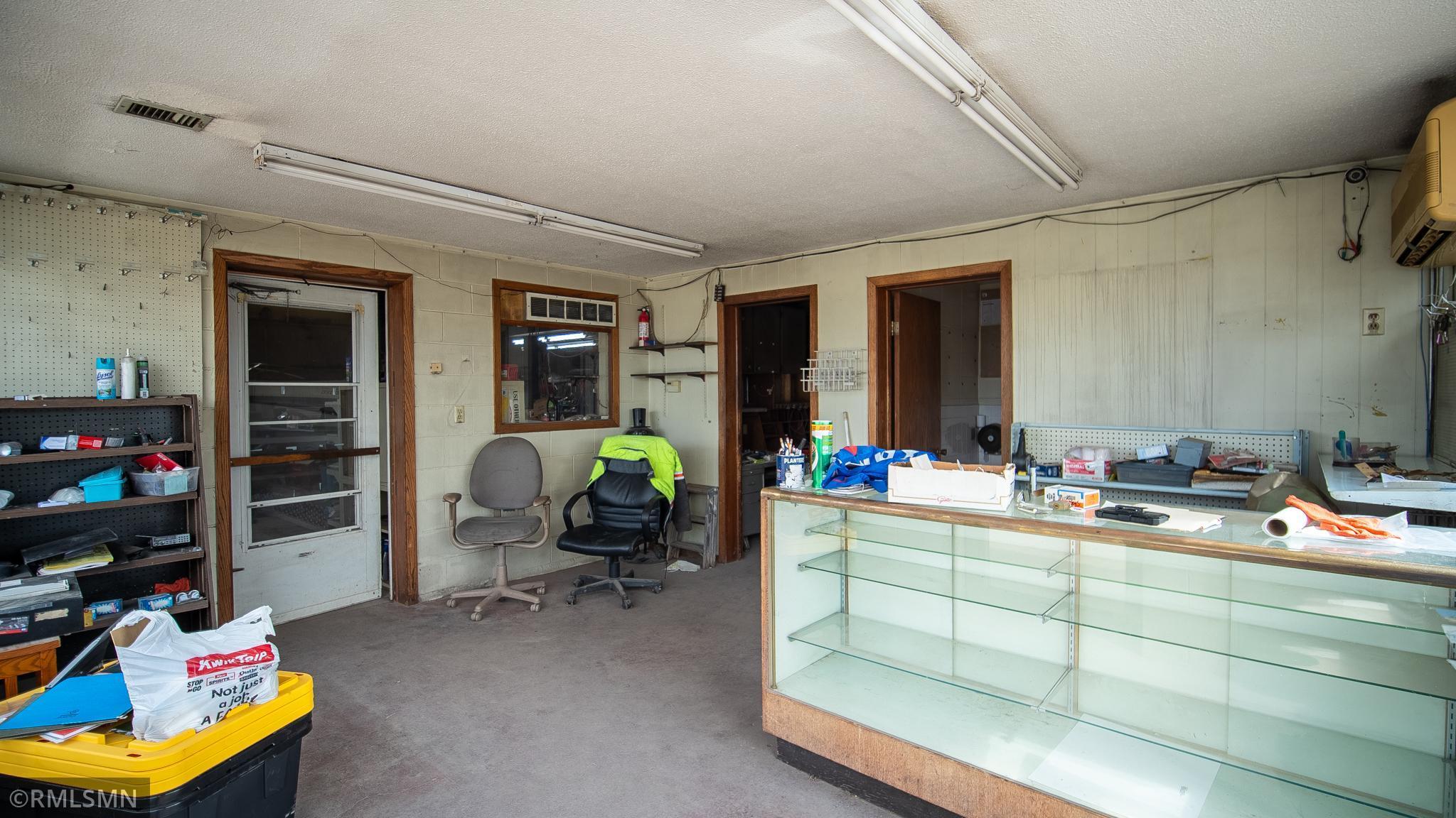 900 Shields Avenue Property Photo 17