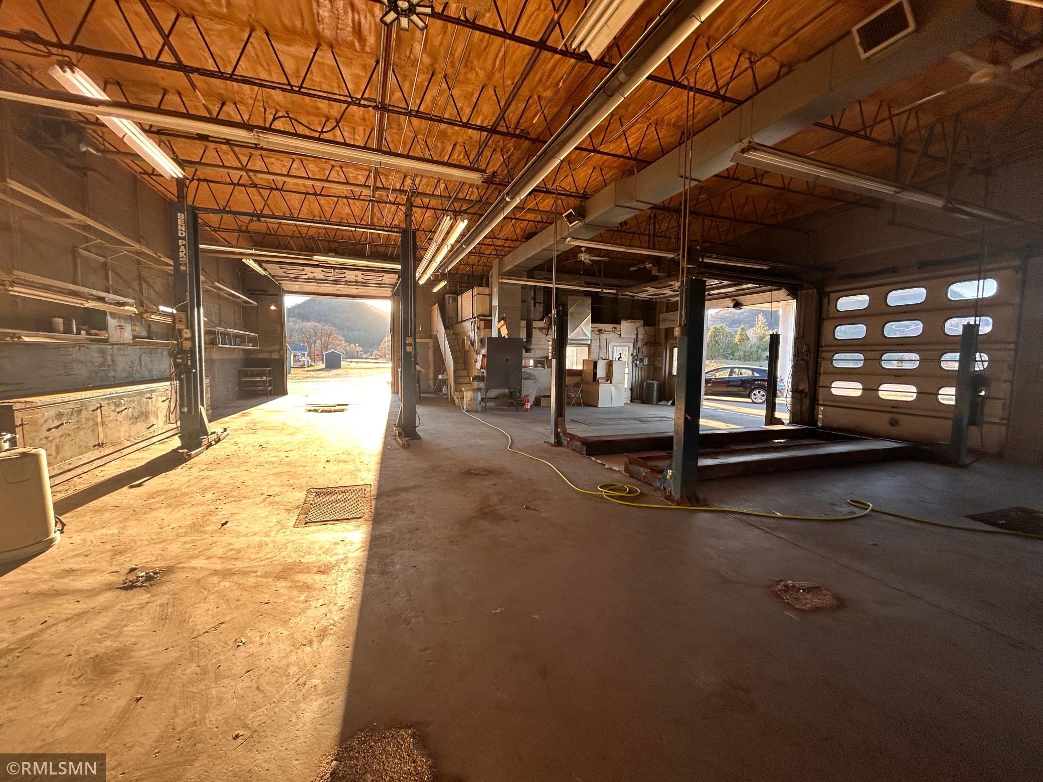 900 Shields Avenue Property Photo 35