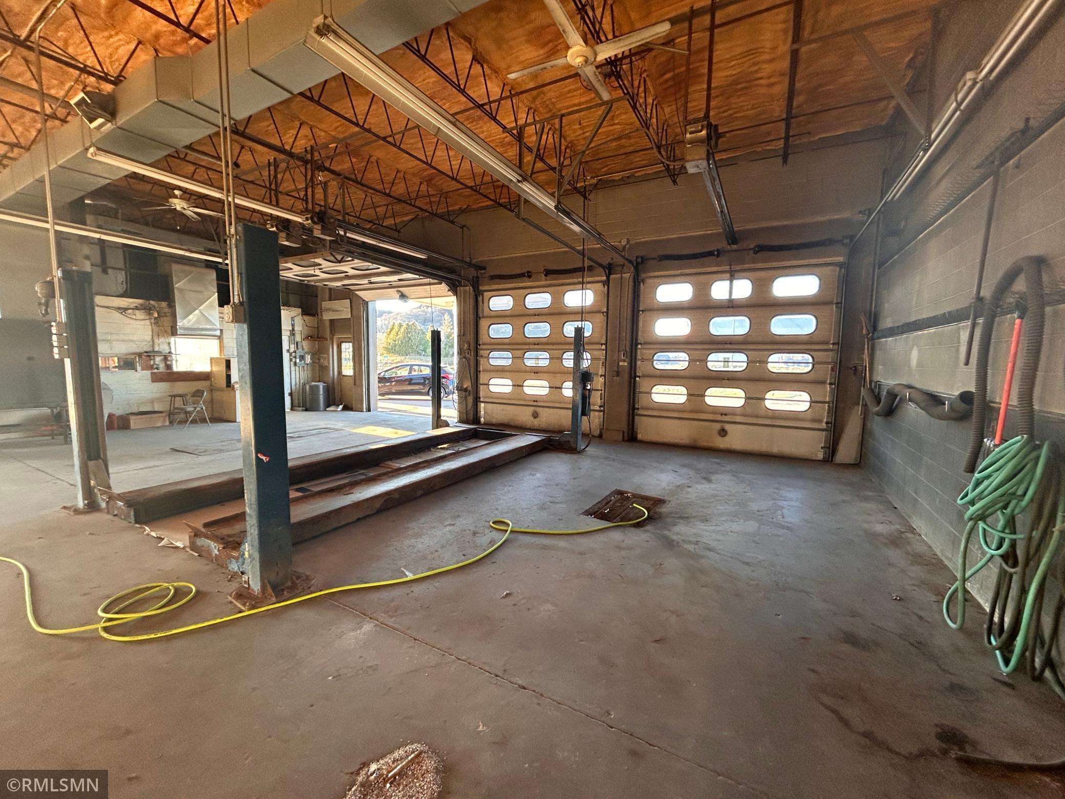 900 Shields Avenue Property Photo 36