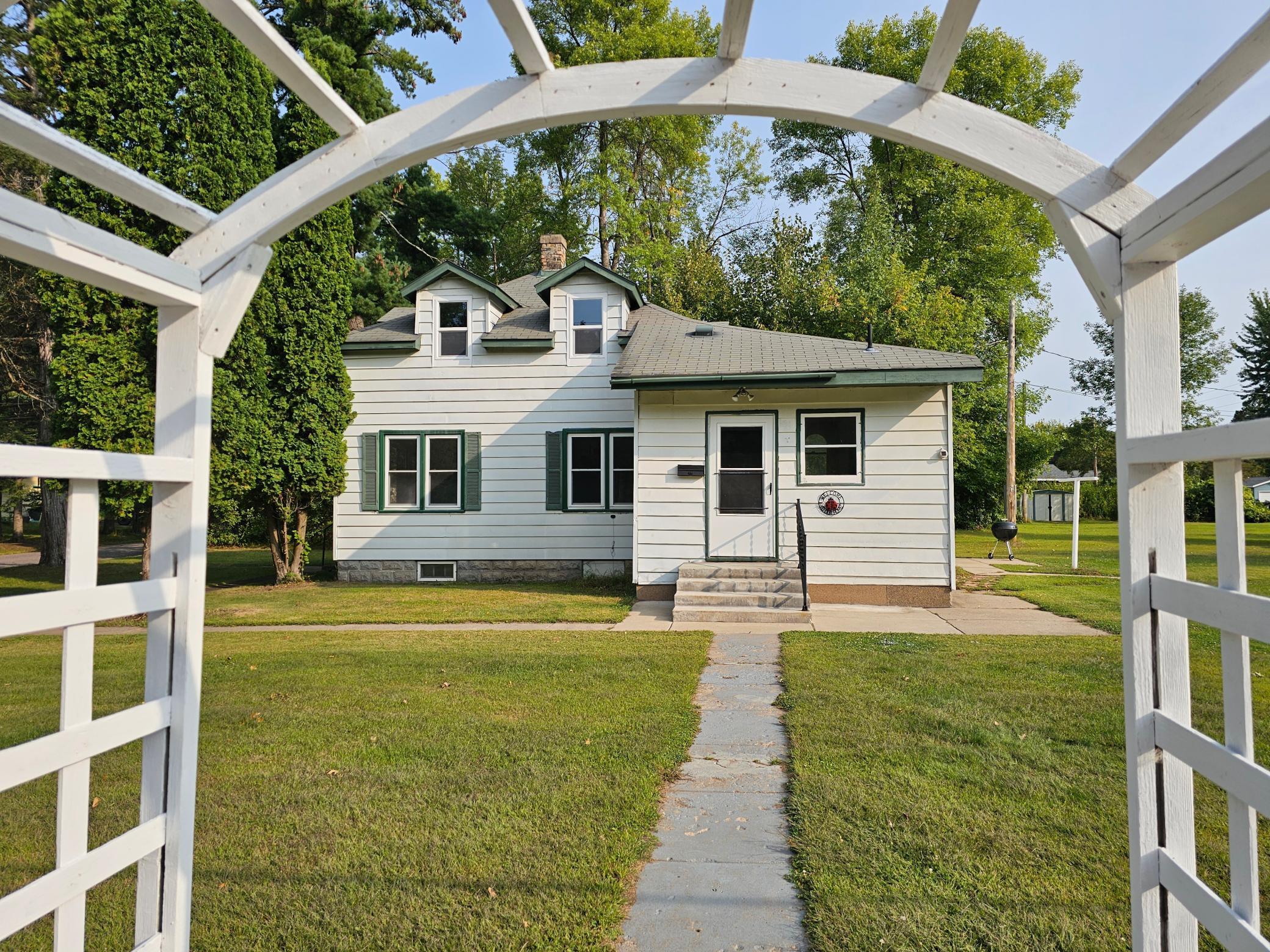 401 5th Avenue Property Photo 1