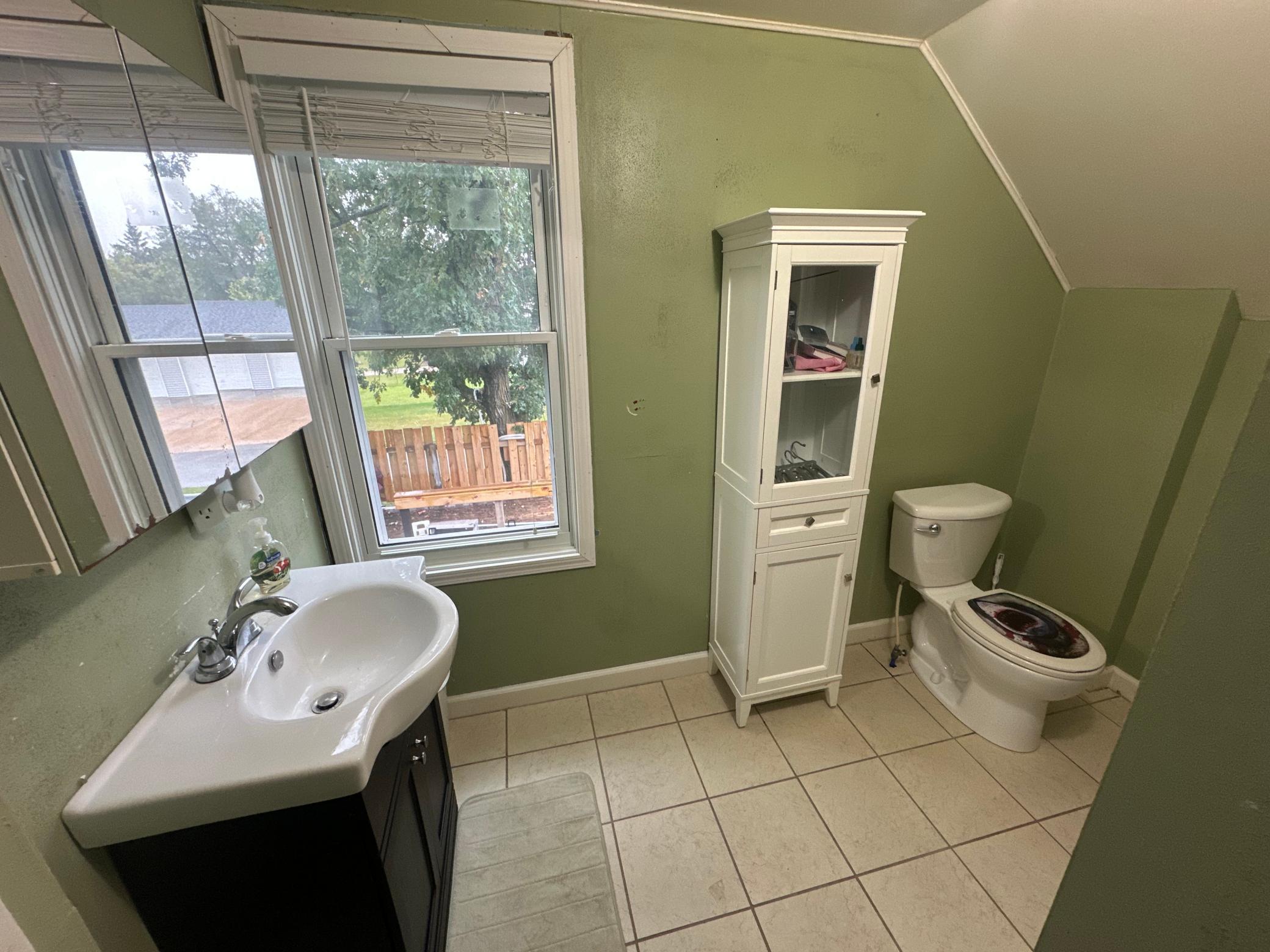 609 S Main Street Property Photo 19