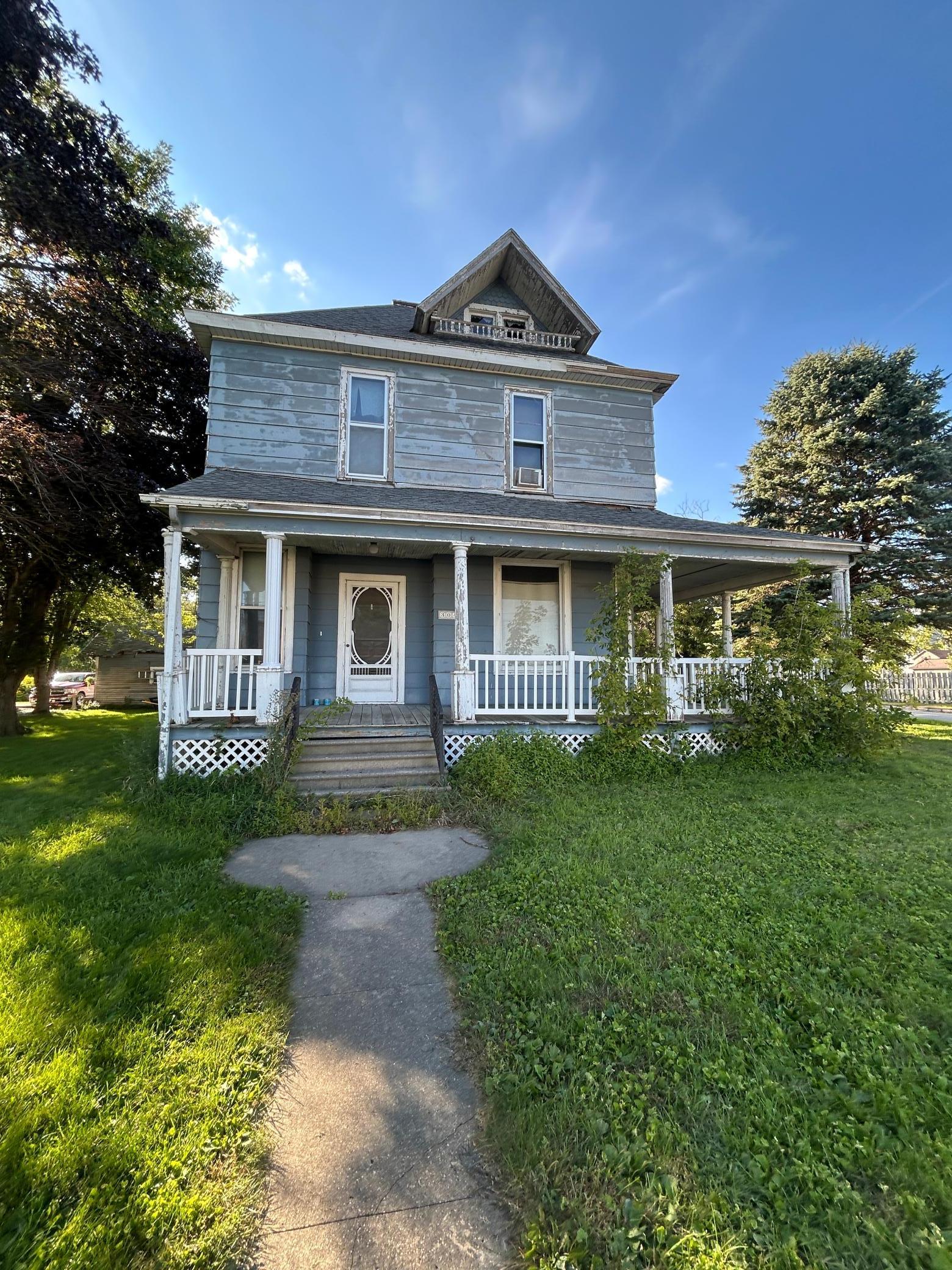 304 S Broadway Property Photo 1