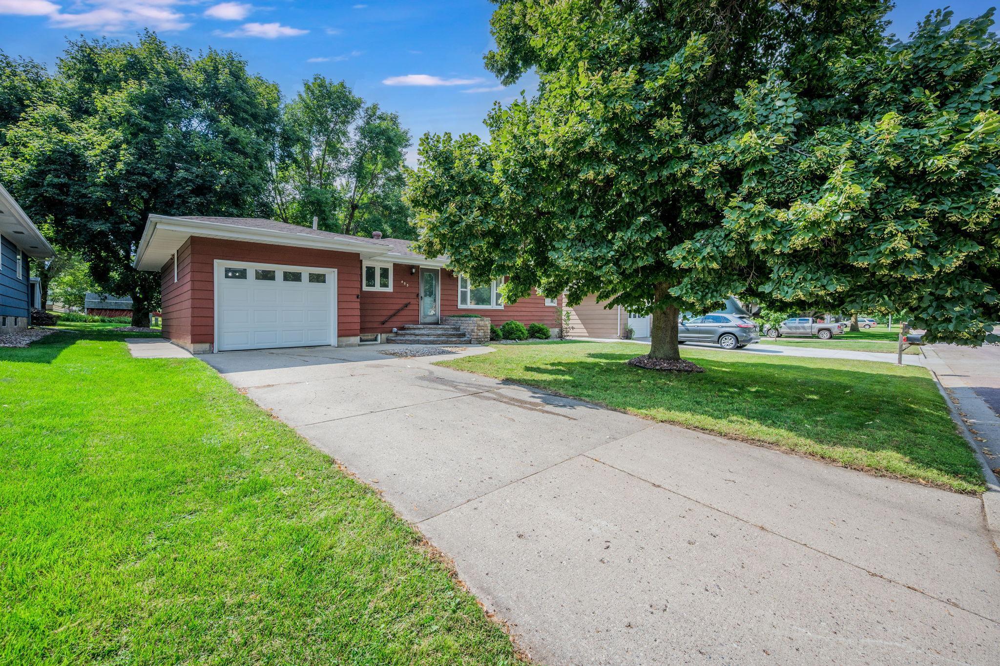 453 17th Street Property Photo 2