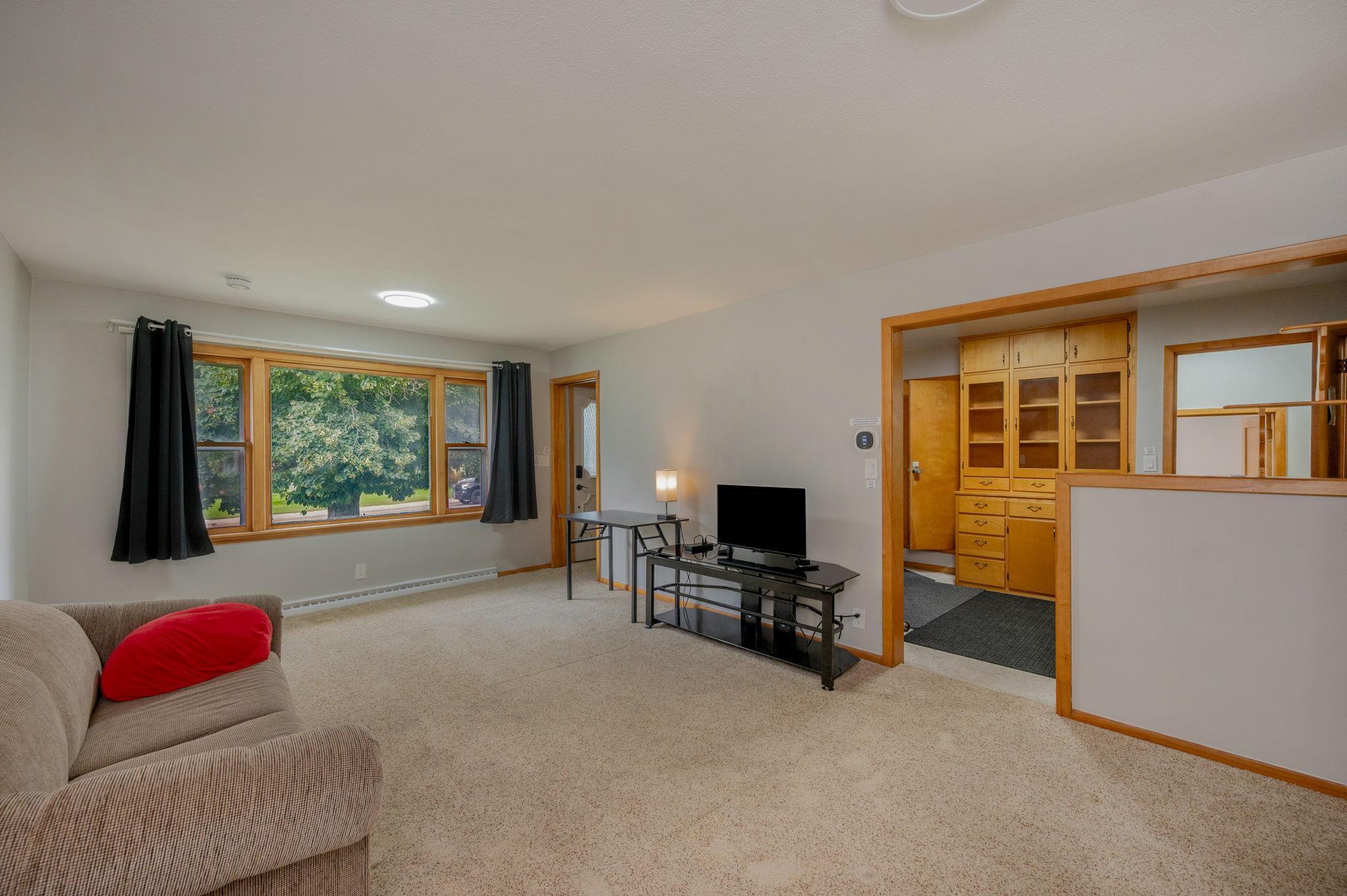 453 17th Street Property Photo 6